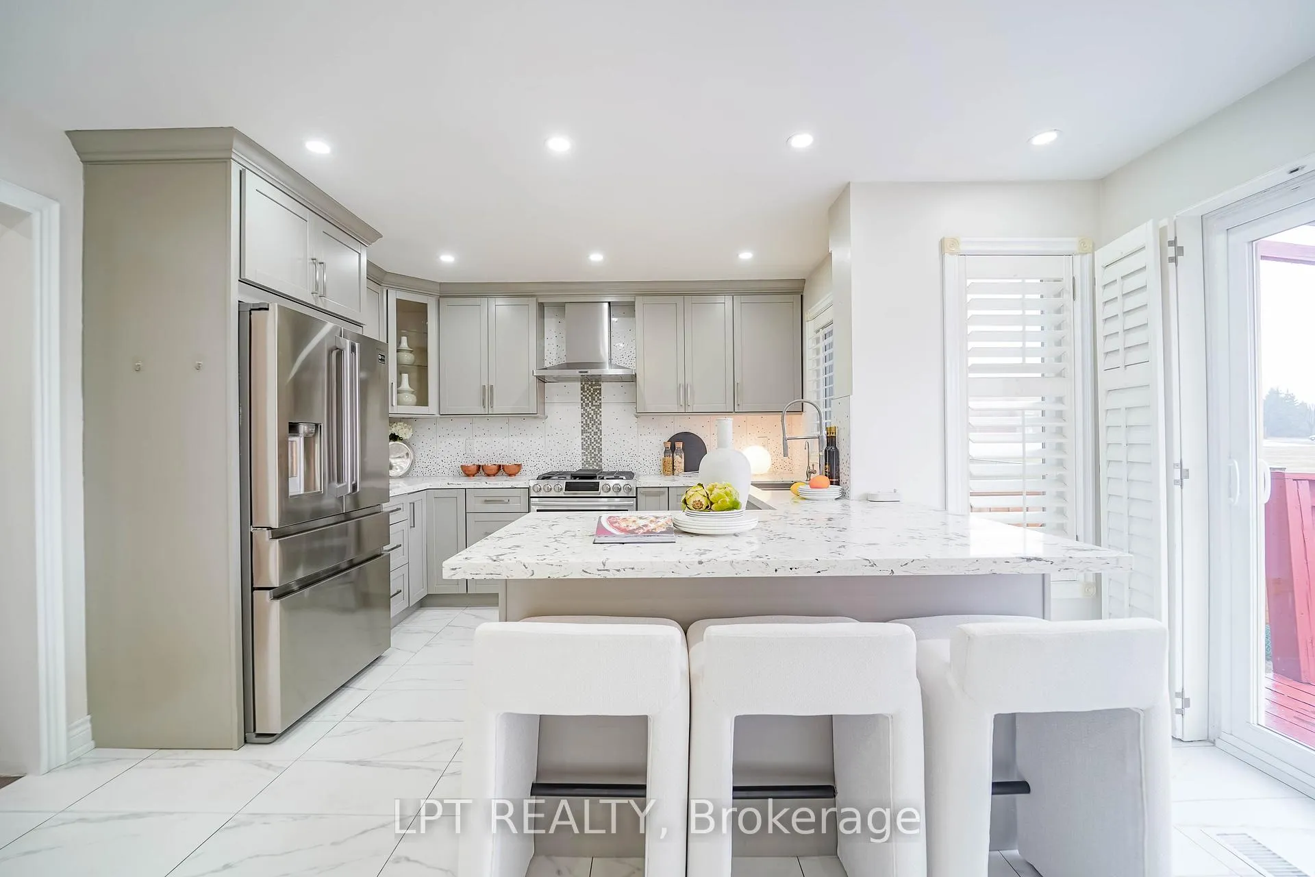 Photo 9 of 40 Dewberry Drive, Markham, Middlefield — HOMEH