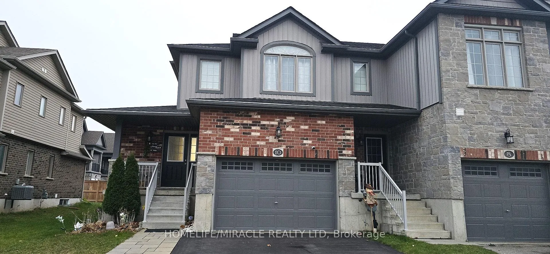 Front of 10 Meadowridge Street