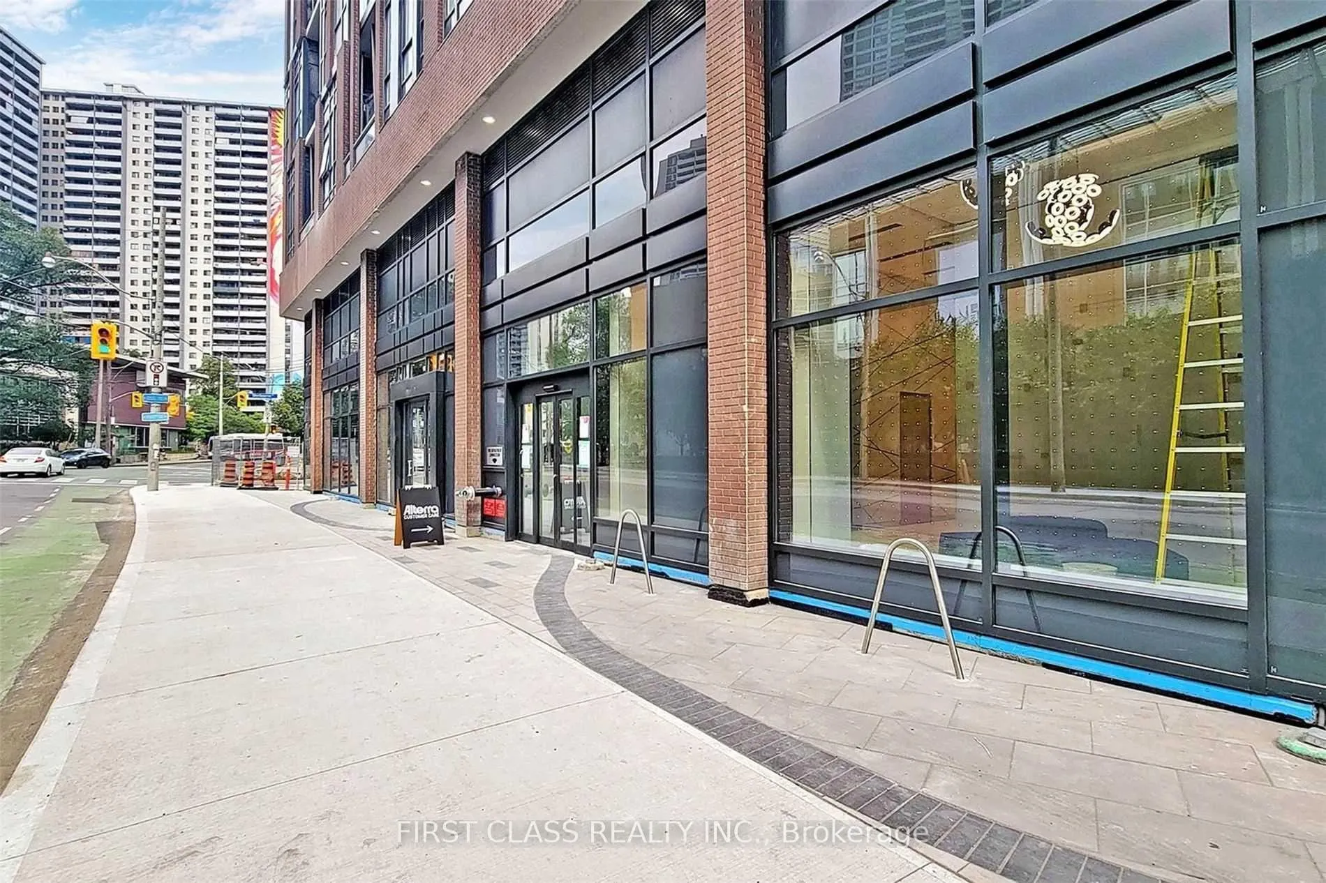 Photo 4 of Unit 2011, 159 Wellesley Street E, Toronto, Church-Yonge Corridor — HOMEH