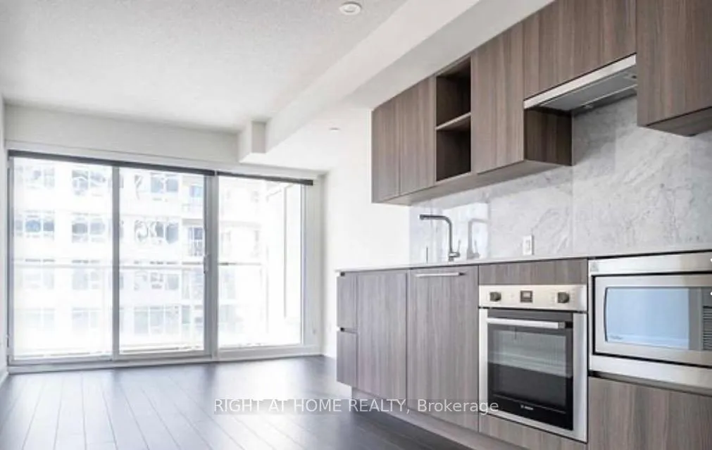 Front of Unit 3205, 17 Bathurst Street