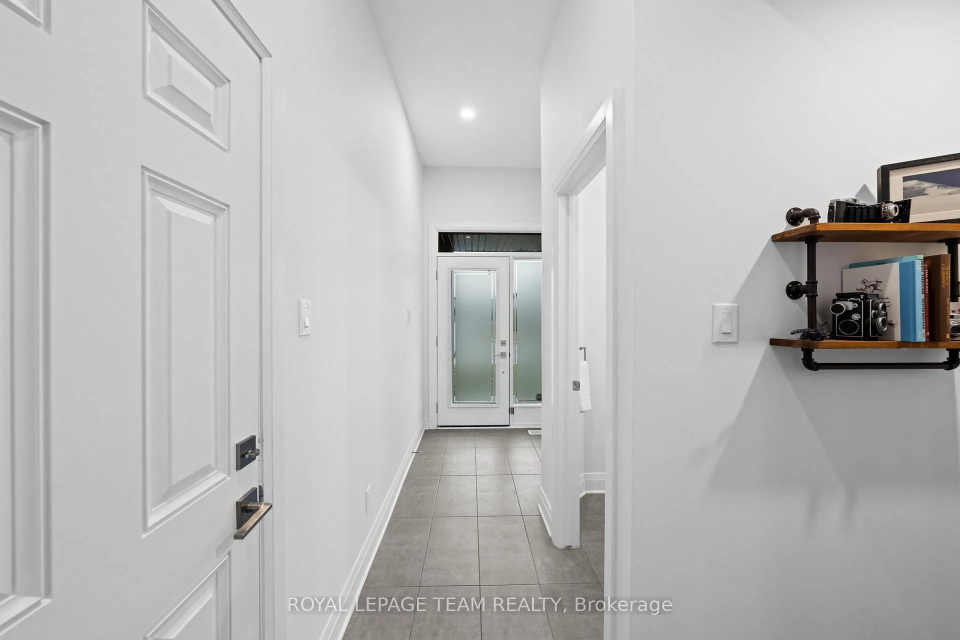 Photo 3 of 289 Big Dipper Street, Ottawa, Riverside South/Gloucester Glen — HOMEH