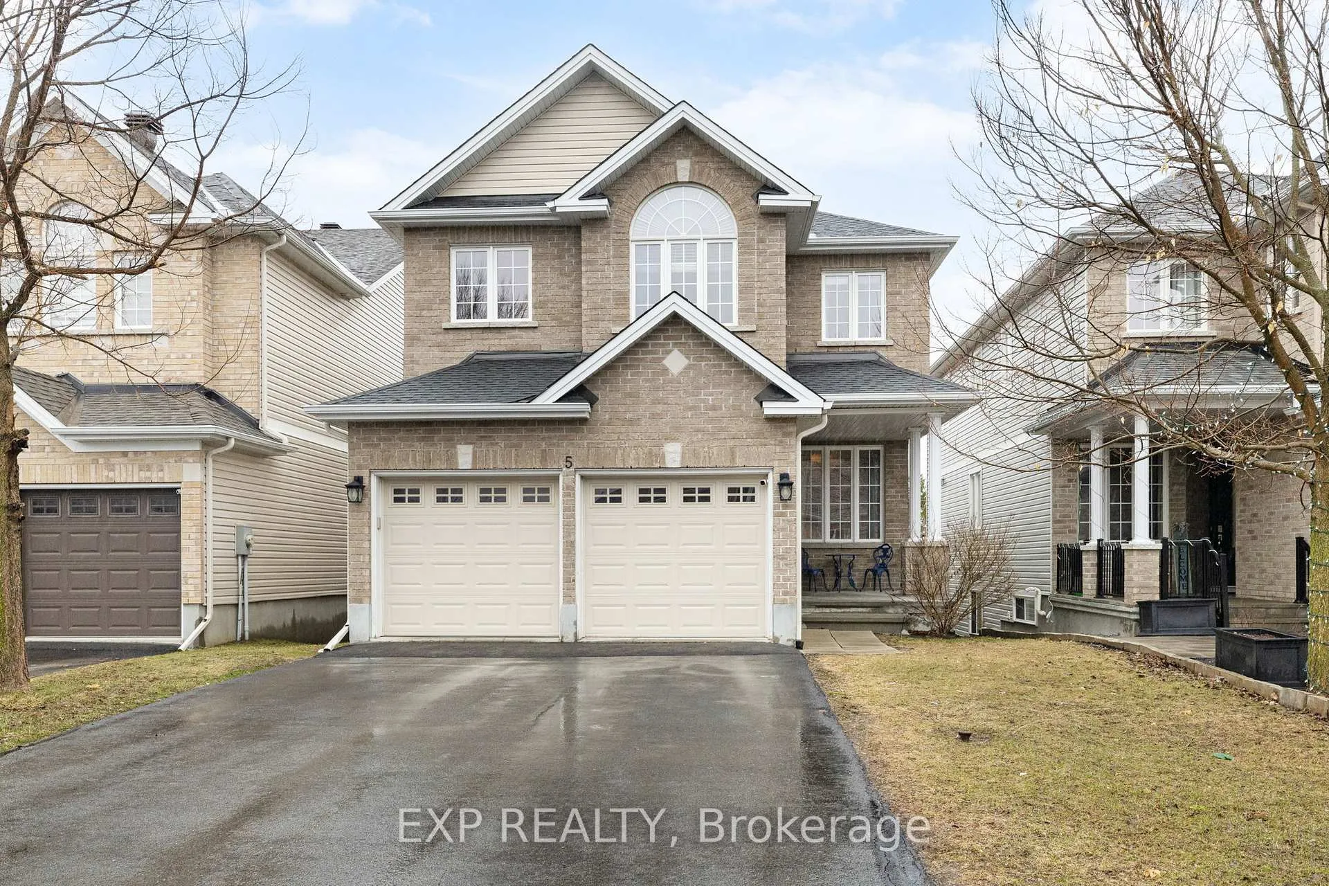 Photo 2 of 5 Bert Hall Street, Arnprior — HOMEH