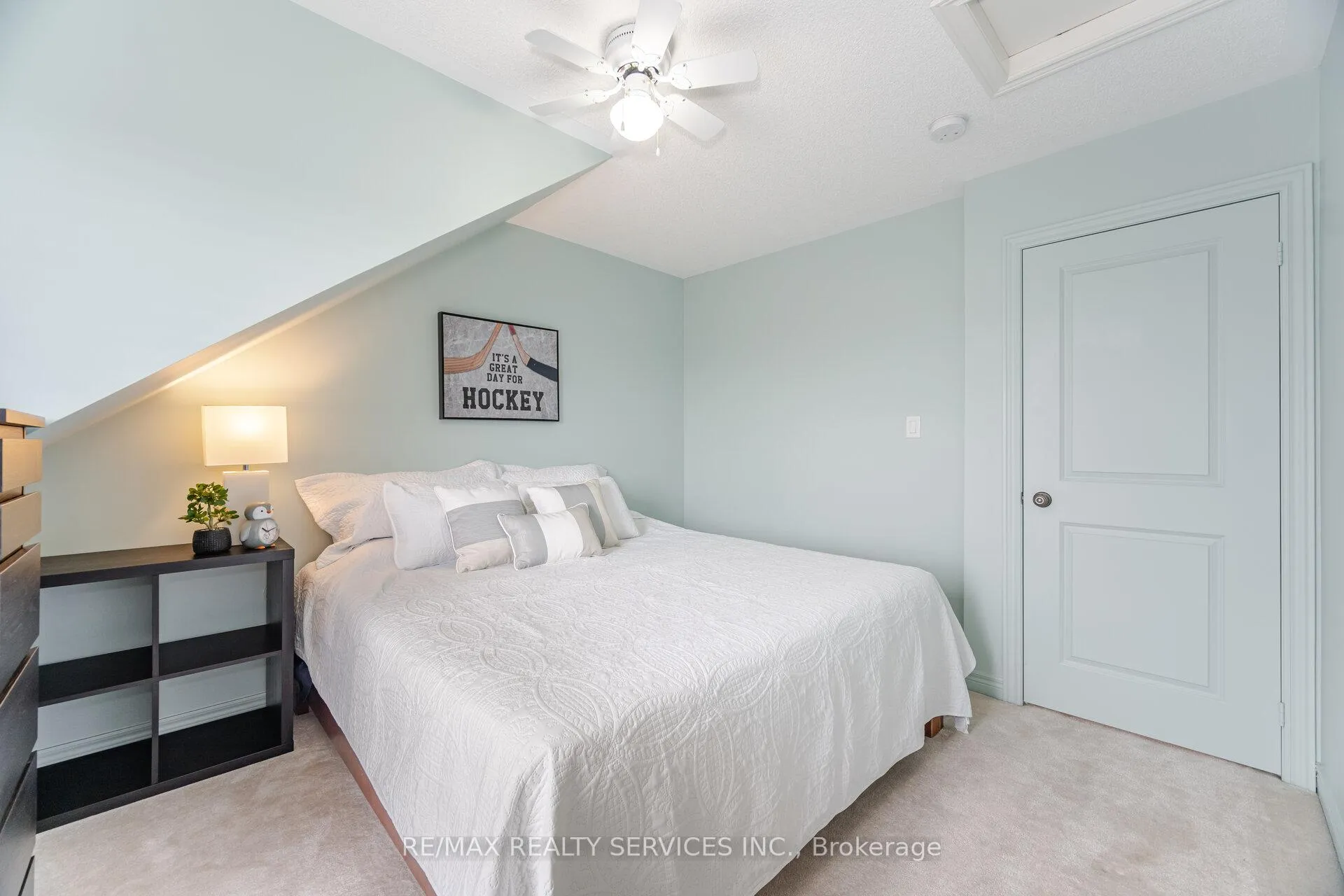 Photo 33 of 22 Mcdevitt Lane, Caledon, Caledon East — HOMEH