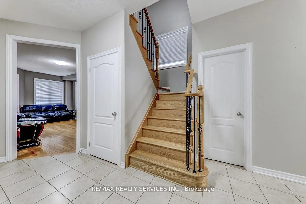Photo 8 of 2179 Dawson Crescent, Innisfil, Alcona — HOMEH