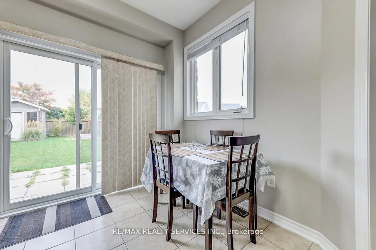 Photo 12 of 2179 Dawson Crescent, Innisfil, Alcona — HOMEH