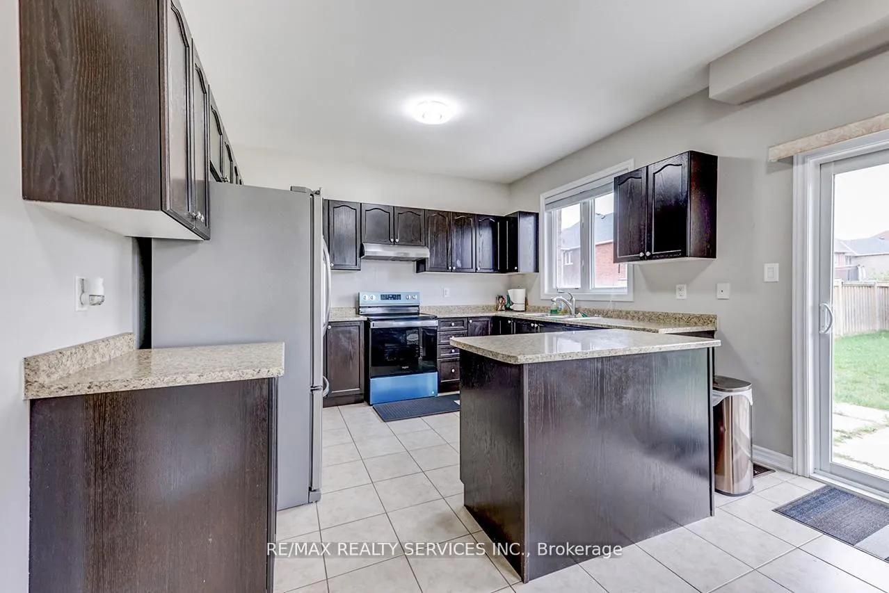 Photo 13 of 2179 Dawson Crescent, Innisfil, Alcona — HOMEH