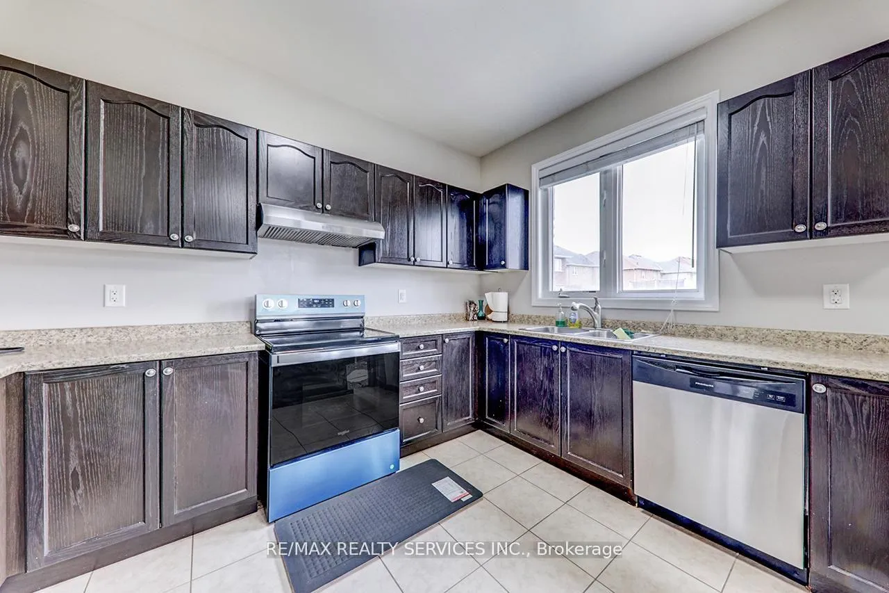 Photo 14 of 2179 Dawson Crescent, Innisfil, Alcona — HOMEH