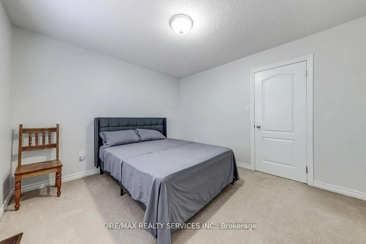 Photo 24 of 2179 Dawson Crescent, Innisfil, Alcona — HOMEH
