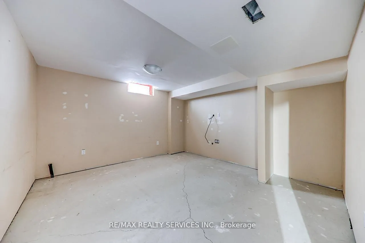 Photo 34 of 2179 Dawson Crescent, Innisfil, Alcona — HOMEH