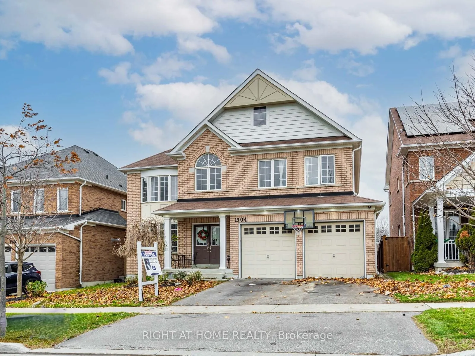 Photo 2 of 1904 Arborwood Drive, Oshawa, Taunton — HOMEH