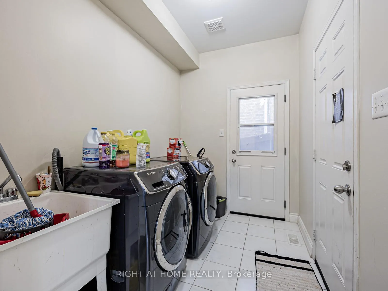 Photo 12 of 1904 Arborwood Drive, Oshawa, Taunton — HOMEH