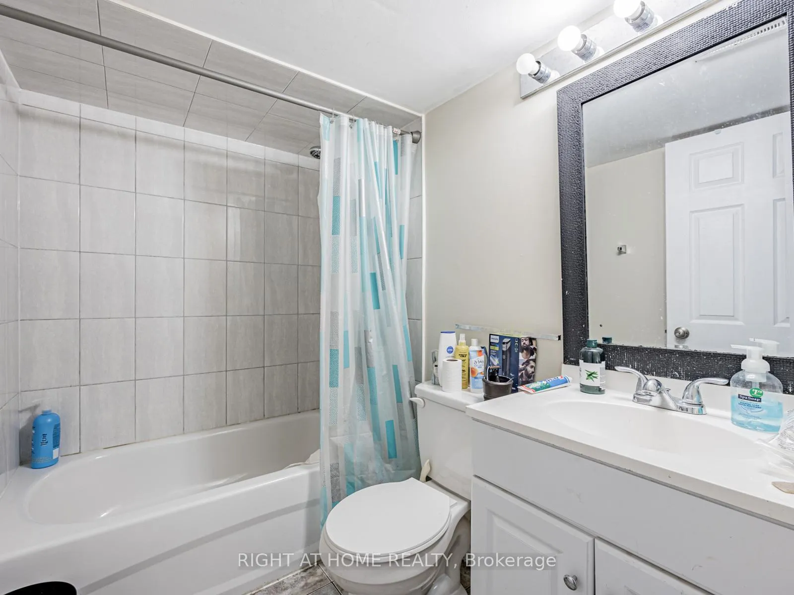 Photo 25 of 1904 Arborwood Drive, Oshawa, Taunton — HOMEH