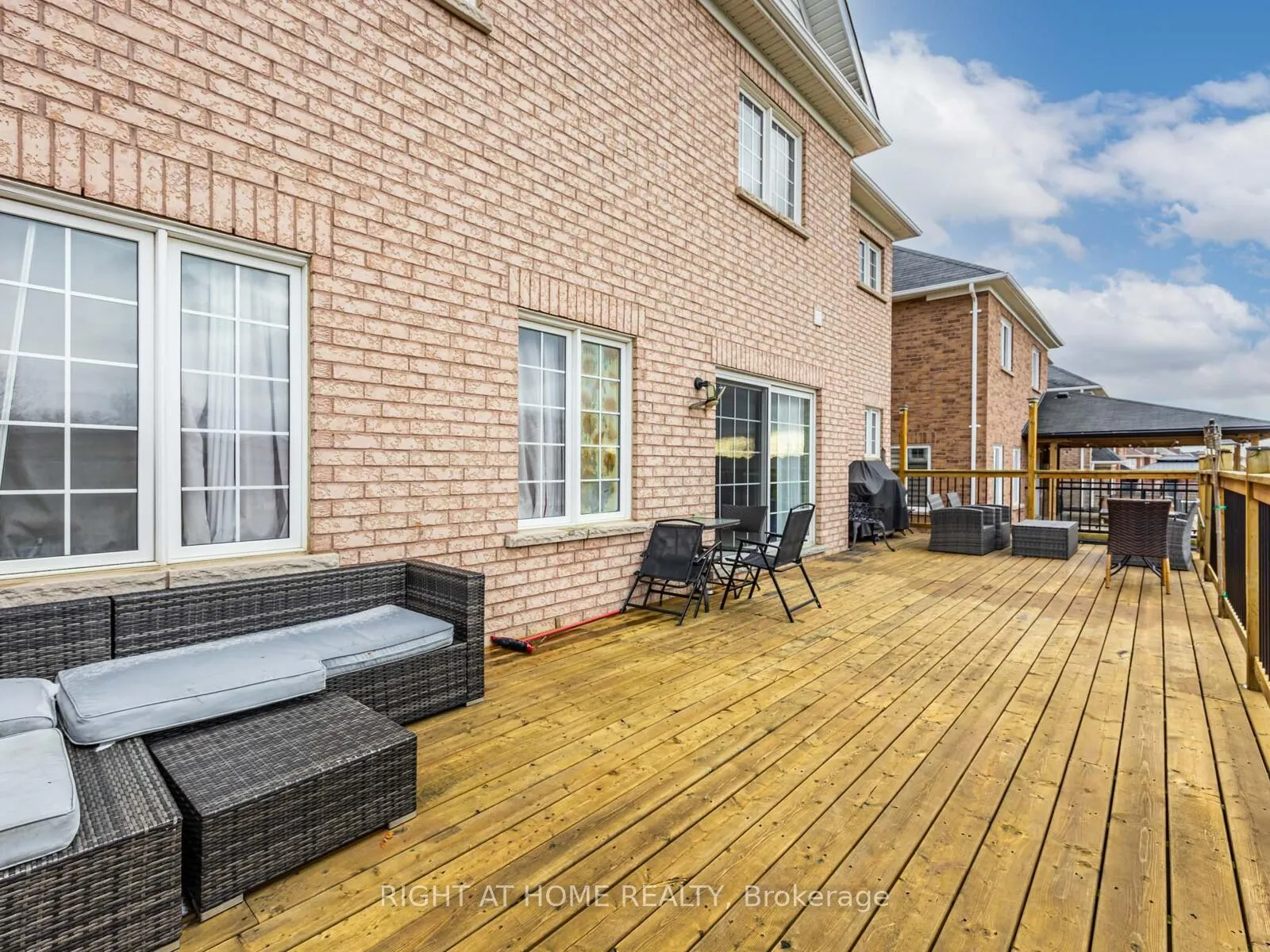 Photo 33 of 1904 Arborwood Drive, Oshawa, Taunton — HOMEH