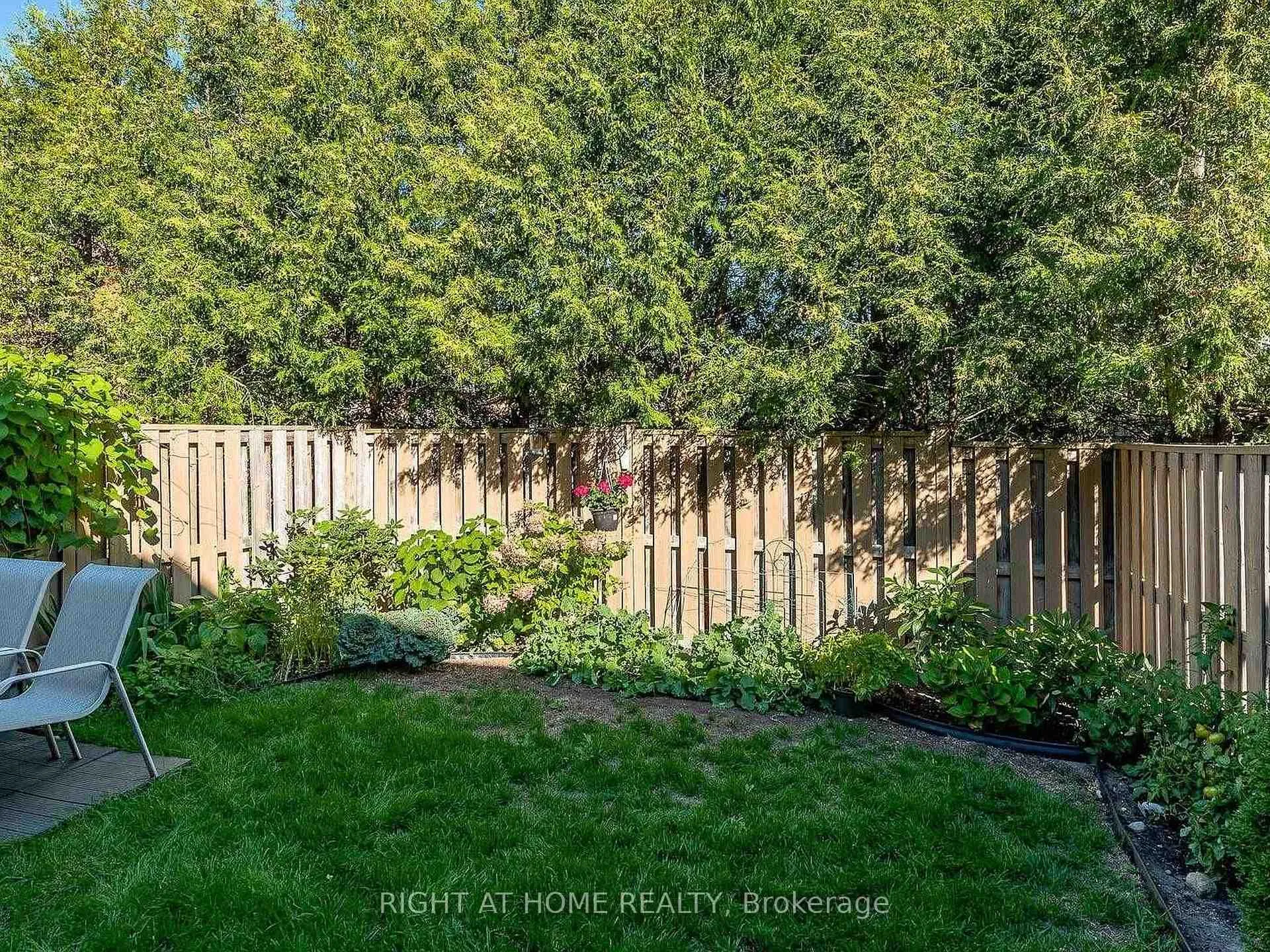 Photo 5 of 179 Vanguard Road, Vaughan, Patterson — HOMEH