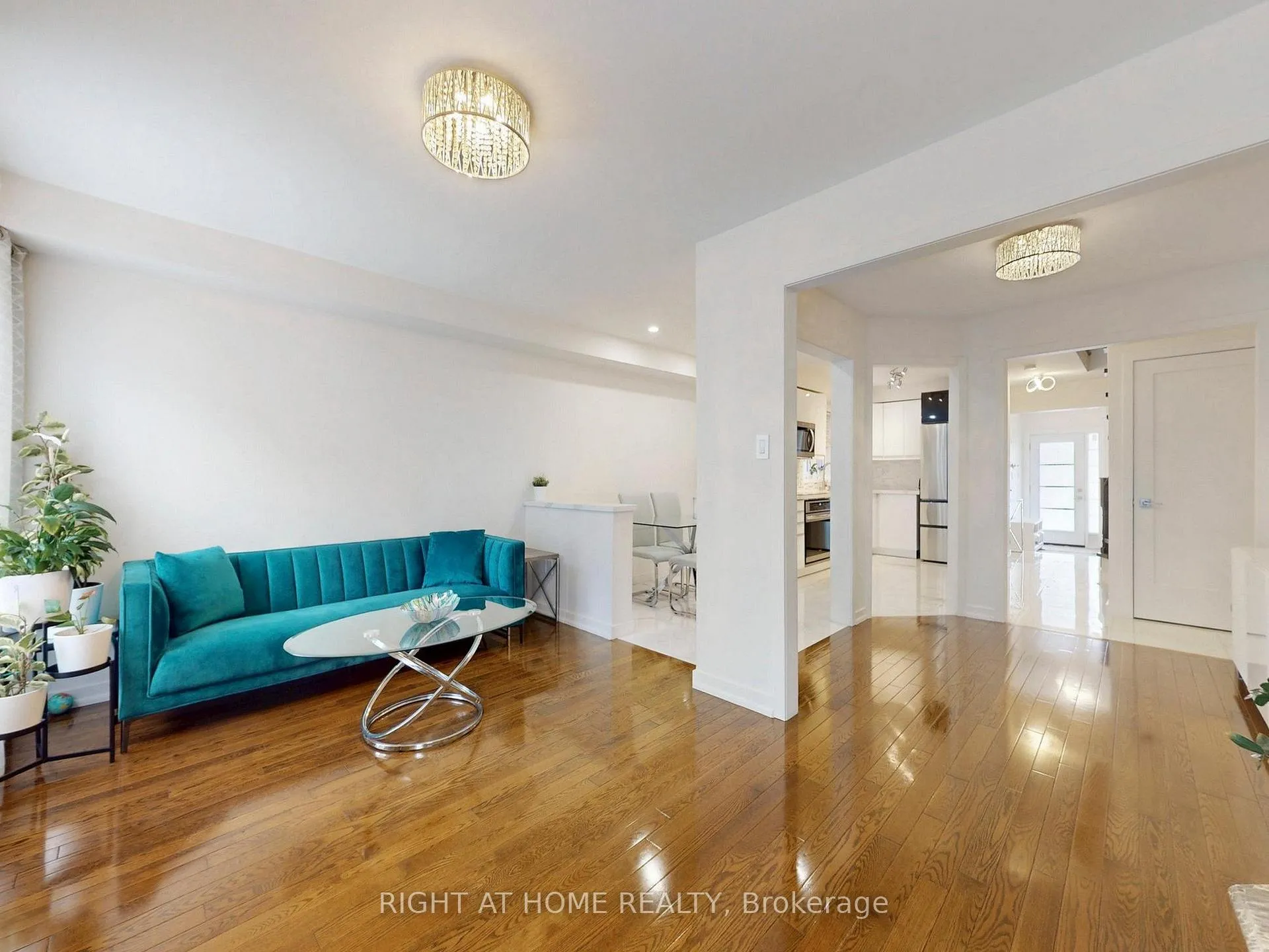 Photo 15 of 179 Vanguard Road, Vaughan, Patterson — HOMEH