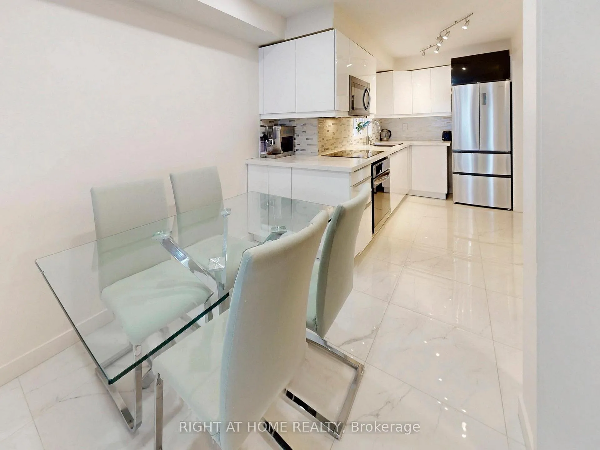 Photo 17 of 179 Vanguard Road, Vaughan, Patterson — HOMEH
