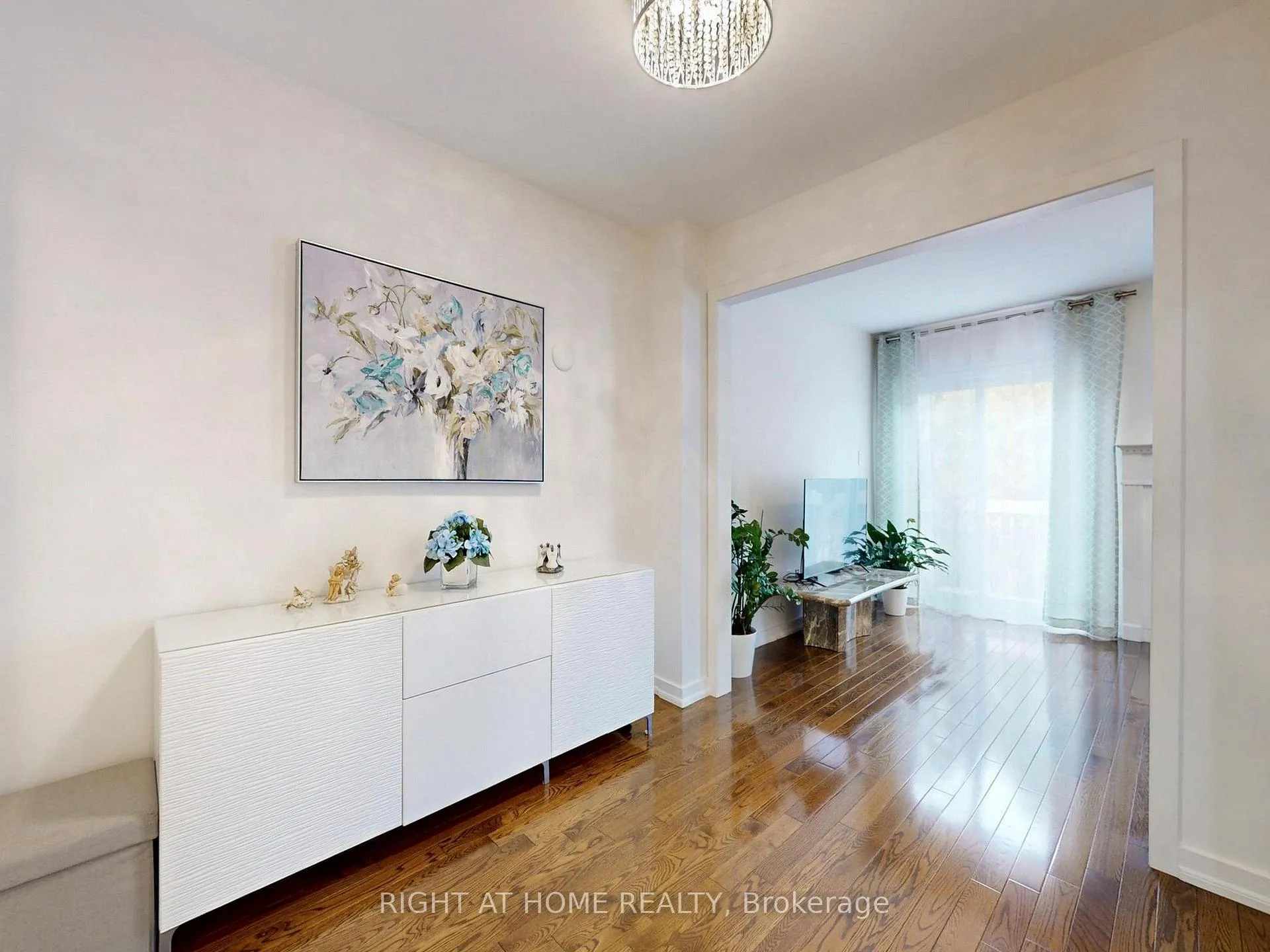 Photo 21 of 179 Vanguard Road, Vaughan, Patterson — HOMEH