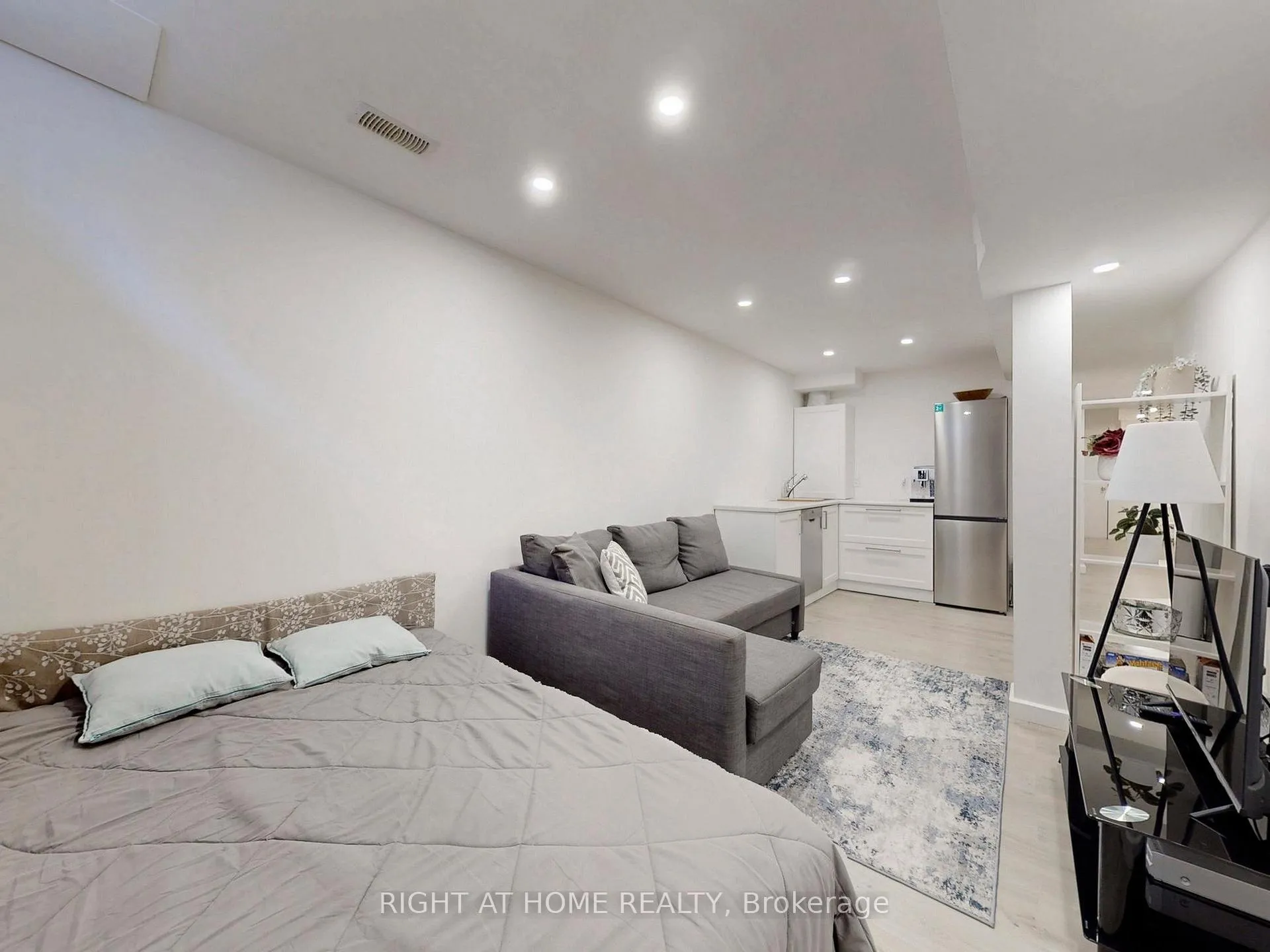 Photo 43 of 179 Vanguard Road, Vaughan, Patterson — HOMEH