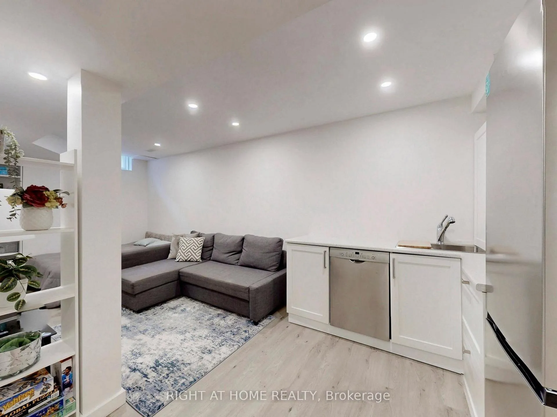 Photo 45 of 179 Vanguard Road, Vaughan, Patterson — HOMEH