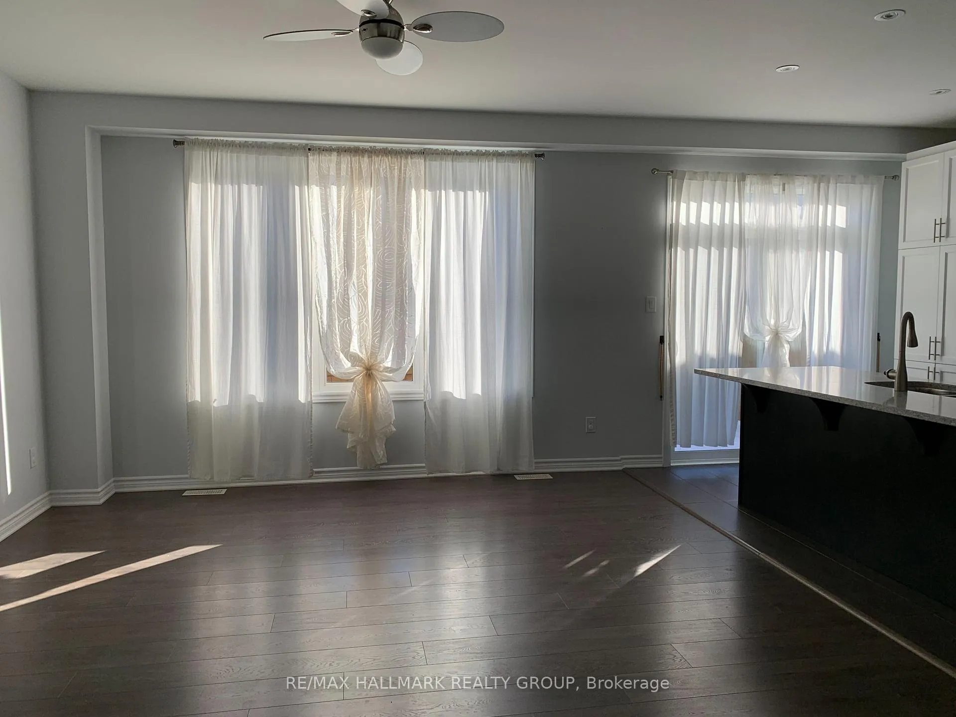 Photo 5 of 123 Damselfly Way, Ottawa, Barrhaven - Half Moon Bay — HOMEH