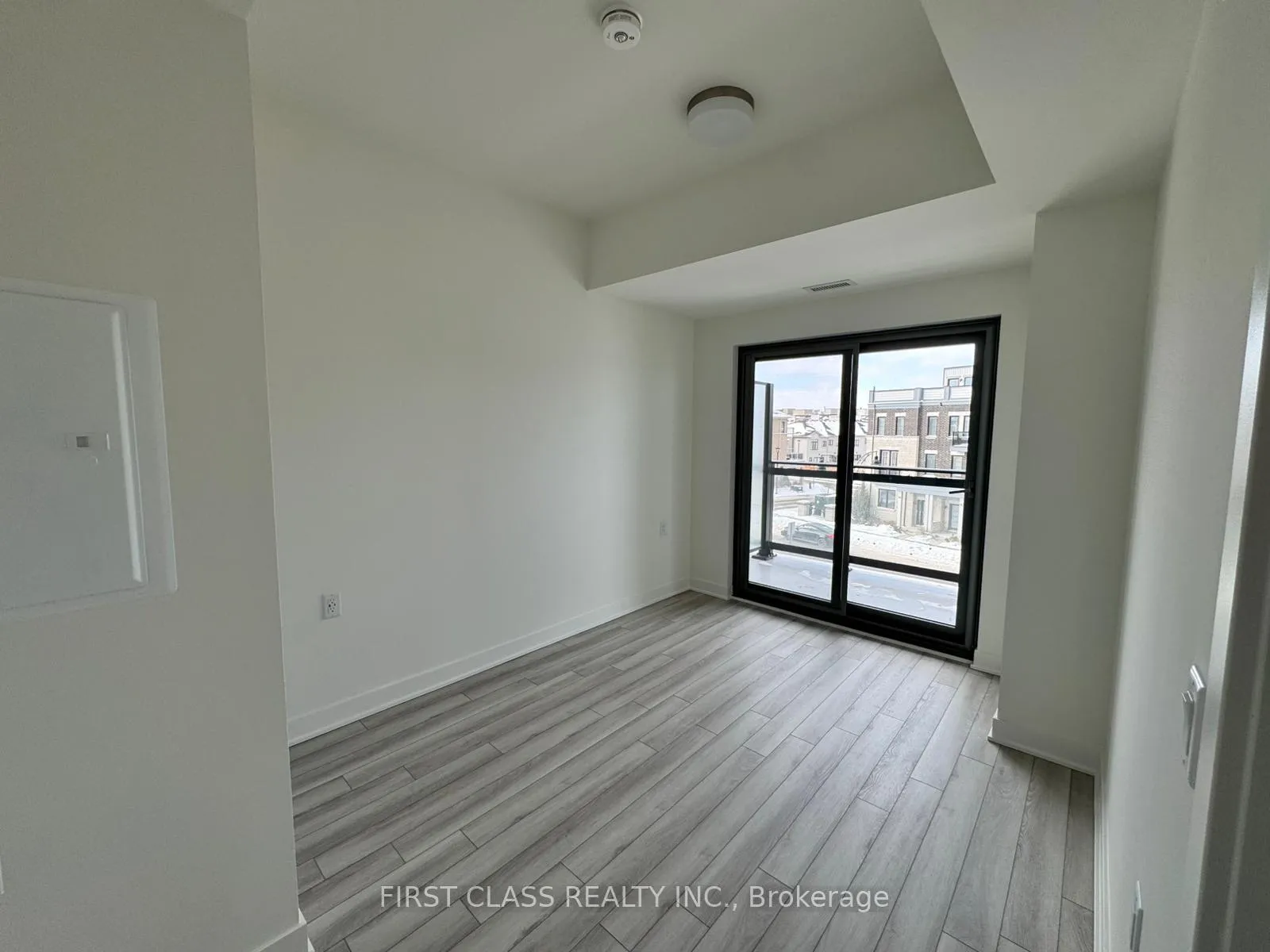 Photo 7 of Unit 318, 51 Clarington Boulevard, Clarington, Bowmanville — HOMEH