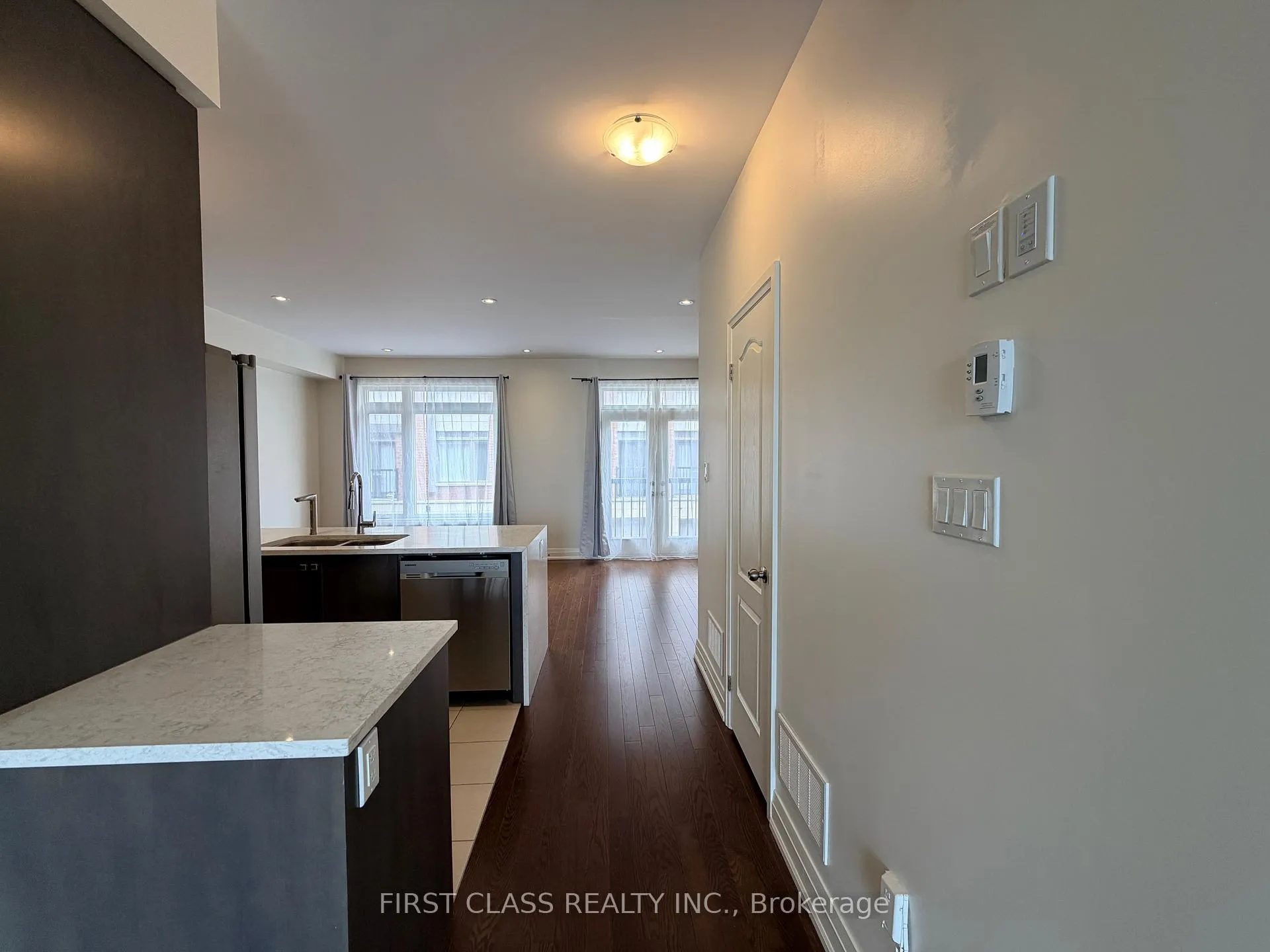 Photo 3 of 24 Teasel Way, Markham, Unionville — HOMEH
