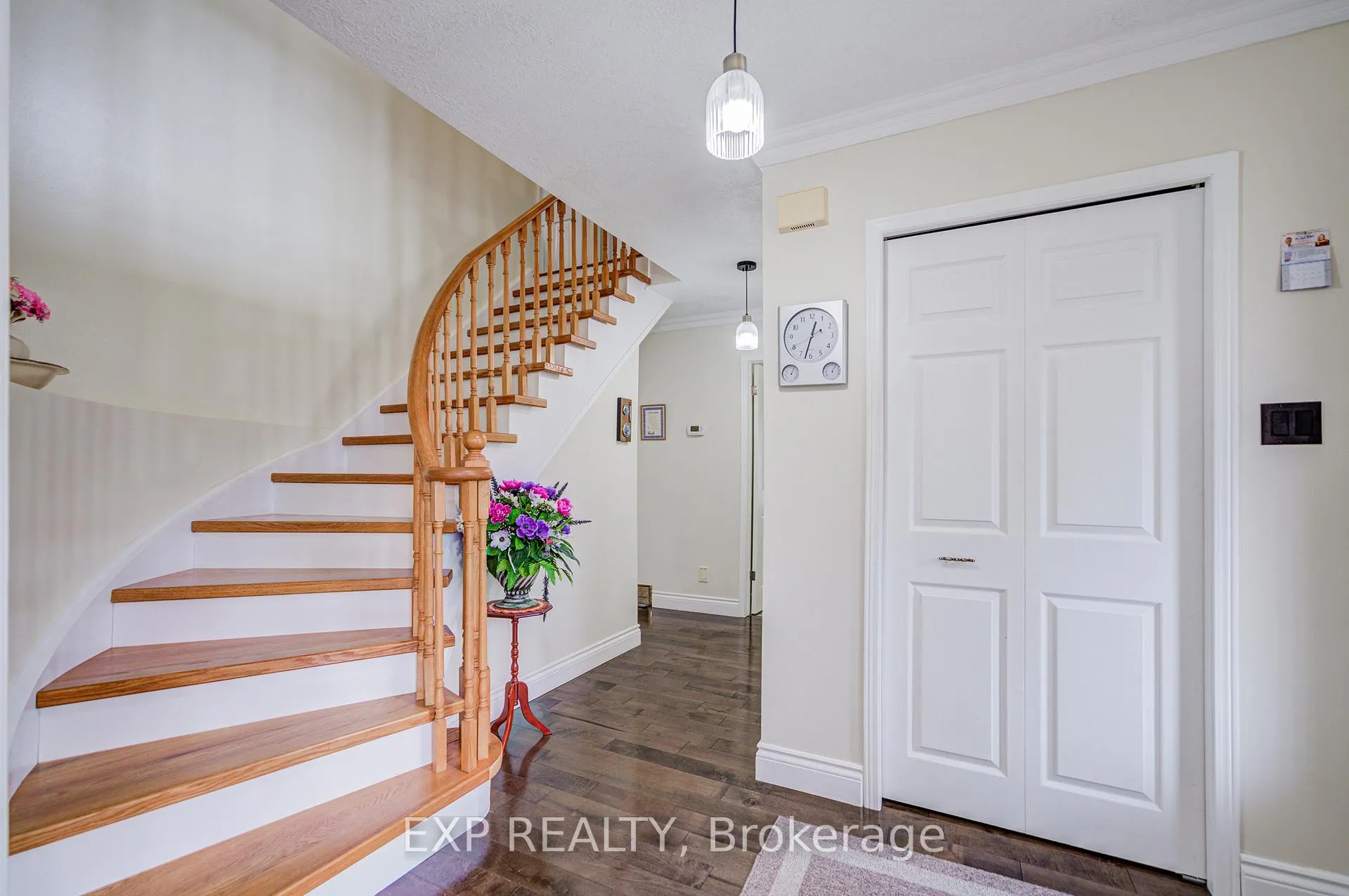 Photo 7 of 207 Stoke Drive, Kitchener — HOMEH