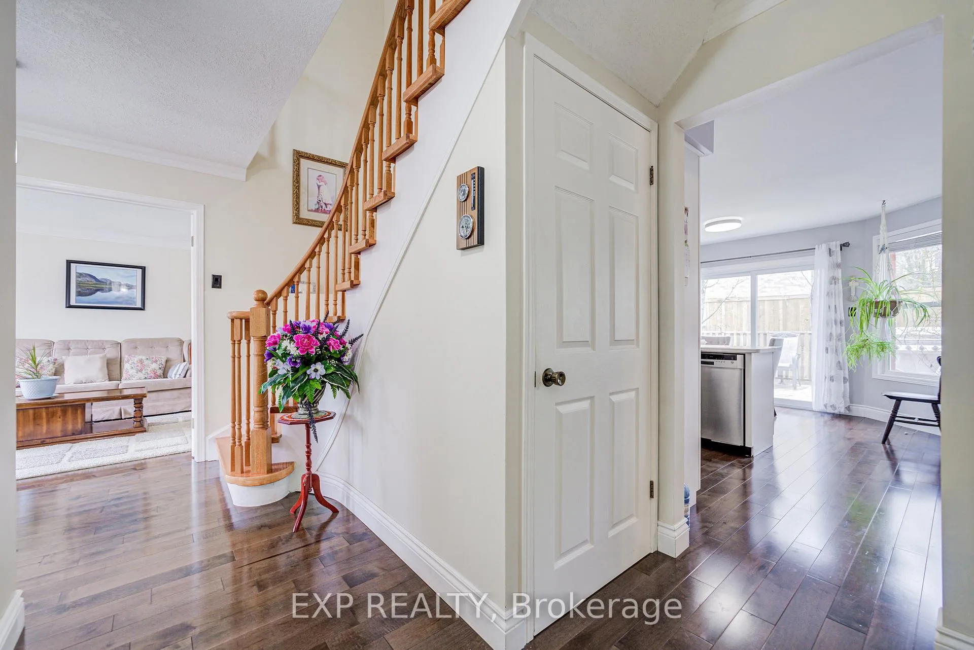 Photo 8 of 207 Stoke Drive, Kitchener — HOMEH