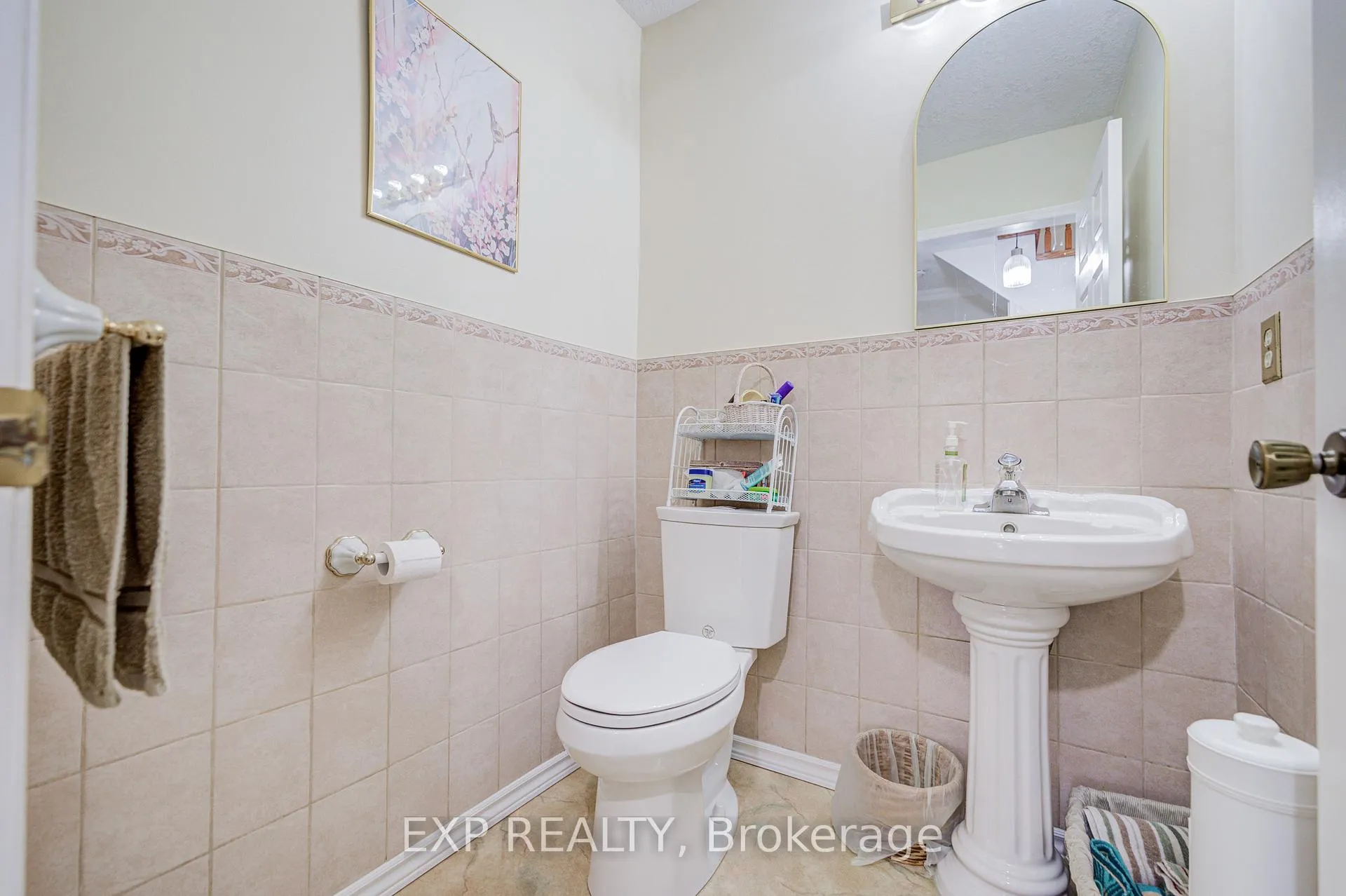 Photo 9 of 207 Stoke Drive, Kitchener — HOMEH