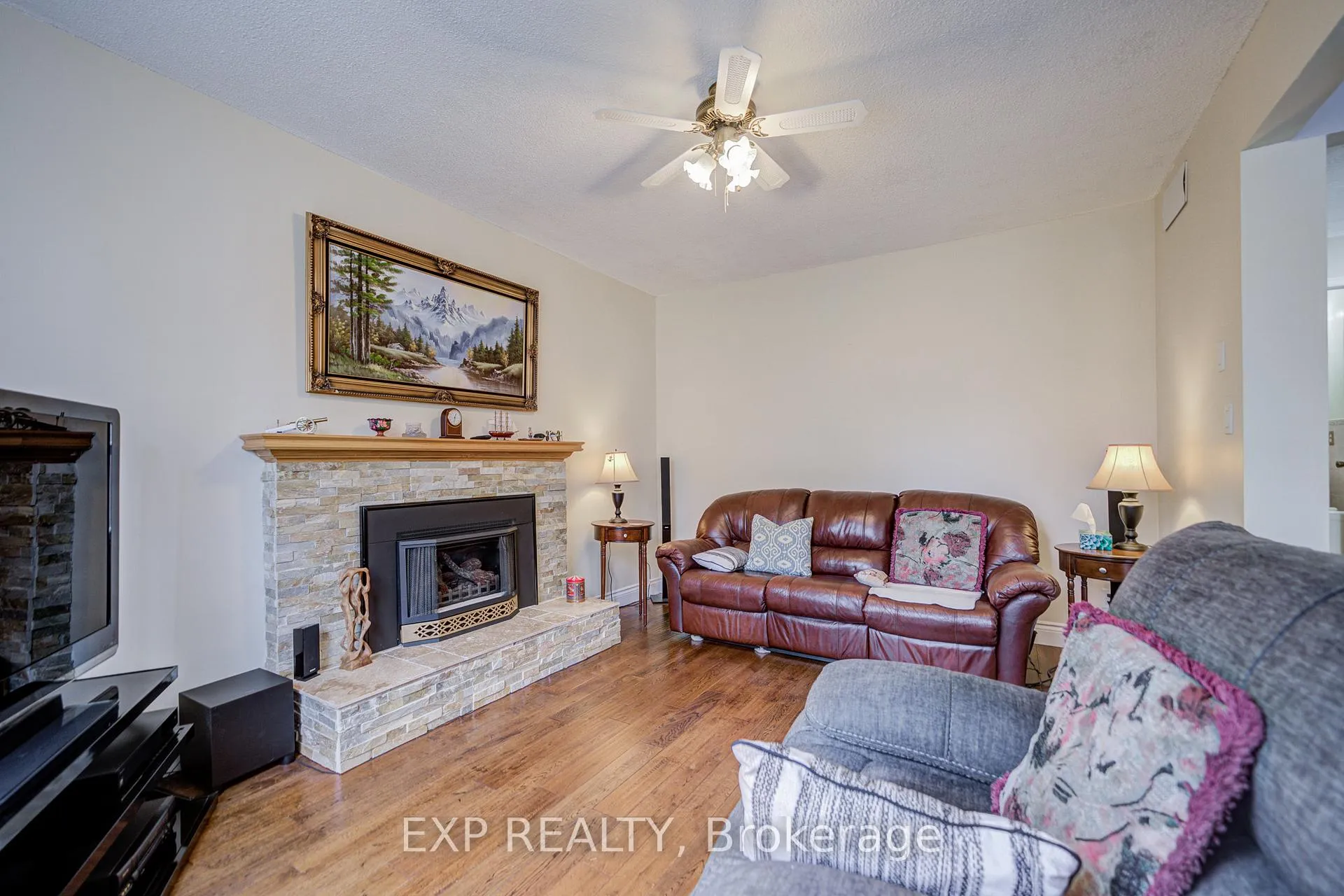 Photo 23 of 207 Stoke Drive, Kitchener — HOMEH