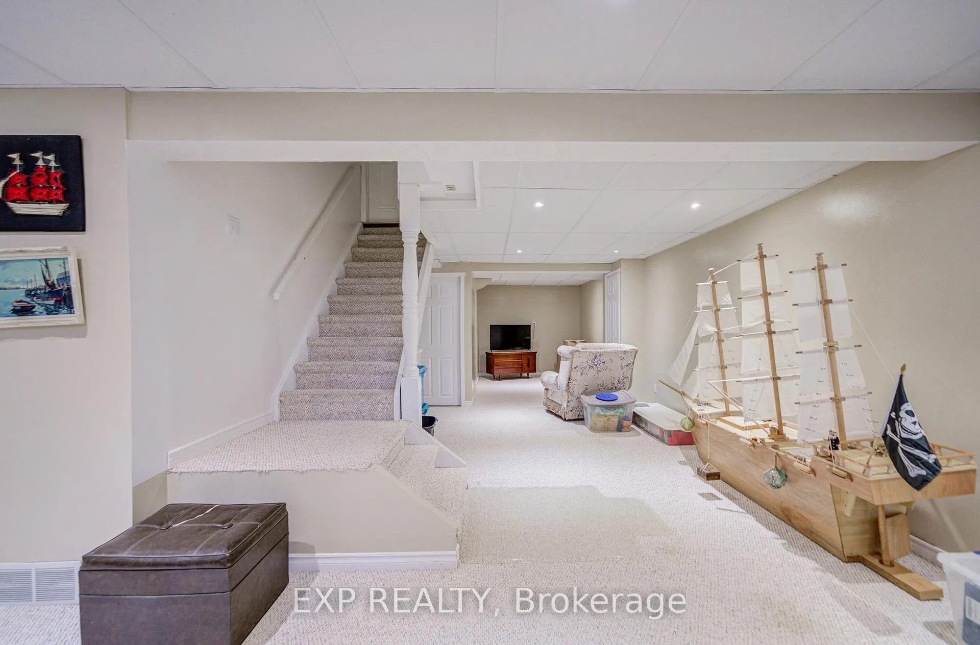 Photo 33 of 207 Stoke Drive, Kitchener — HOMEH