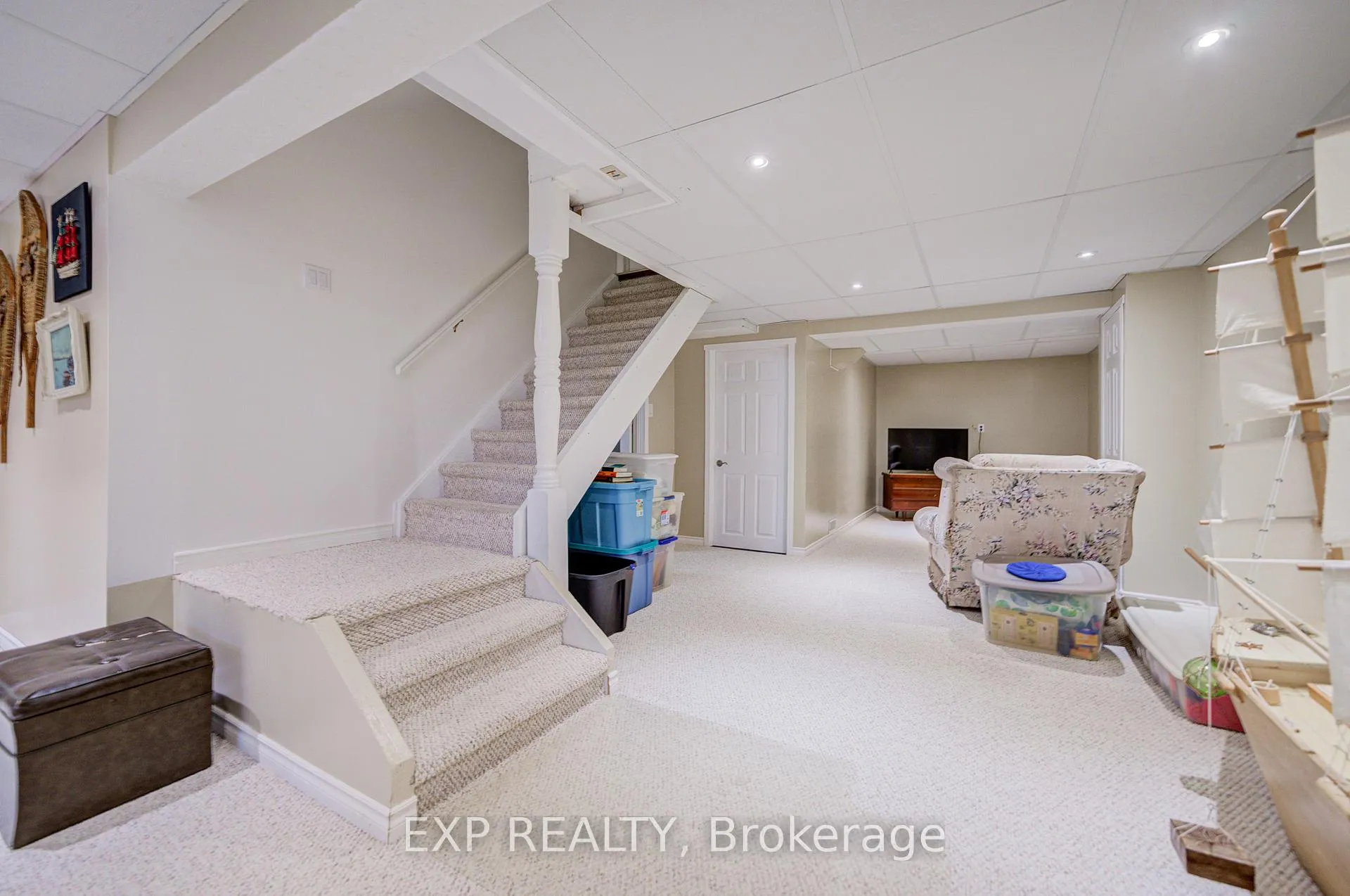 Photo 35 of 207 Stoke Drive, Kitchener — HOMEH