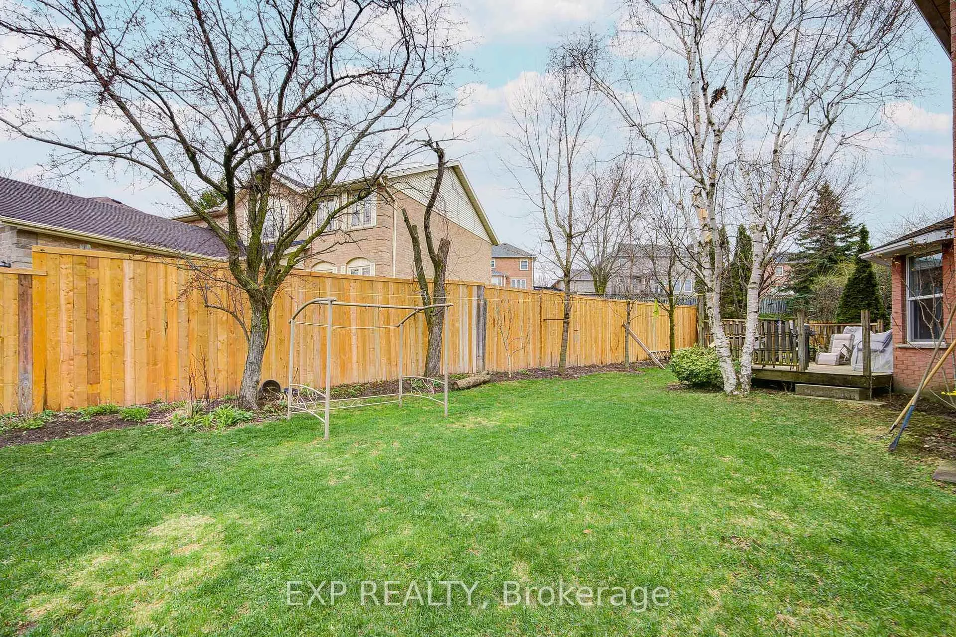 Photo 45 of 207 Stoke Drive, Kitchener — HOMEH