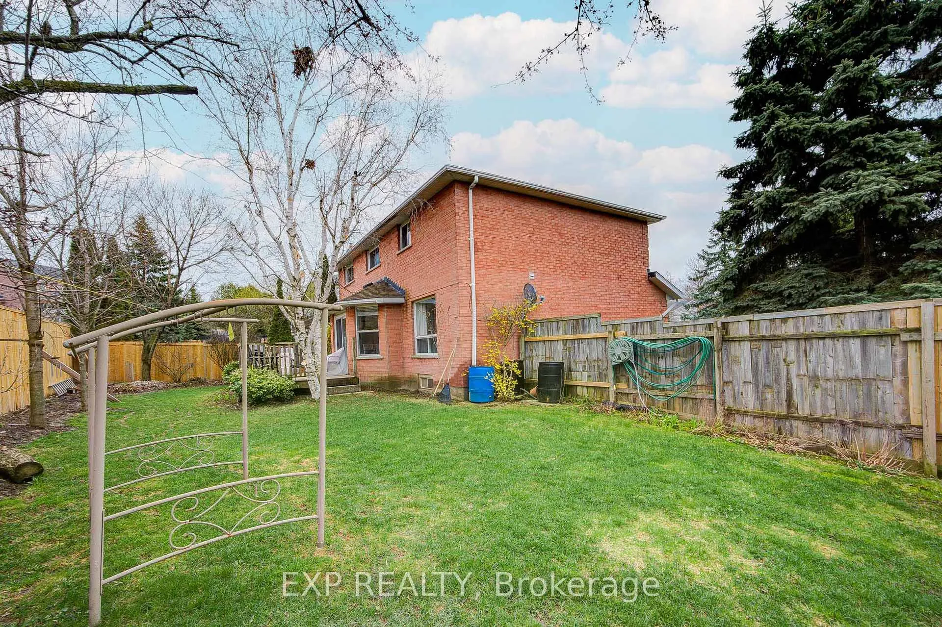 Photo 46 of 207 Stoke Drive, Kitchener — HOMEH