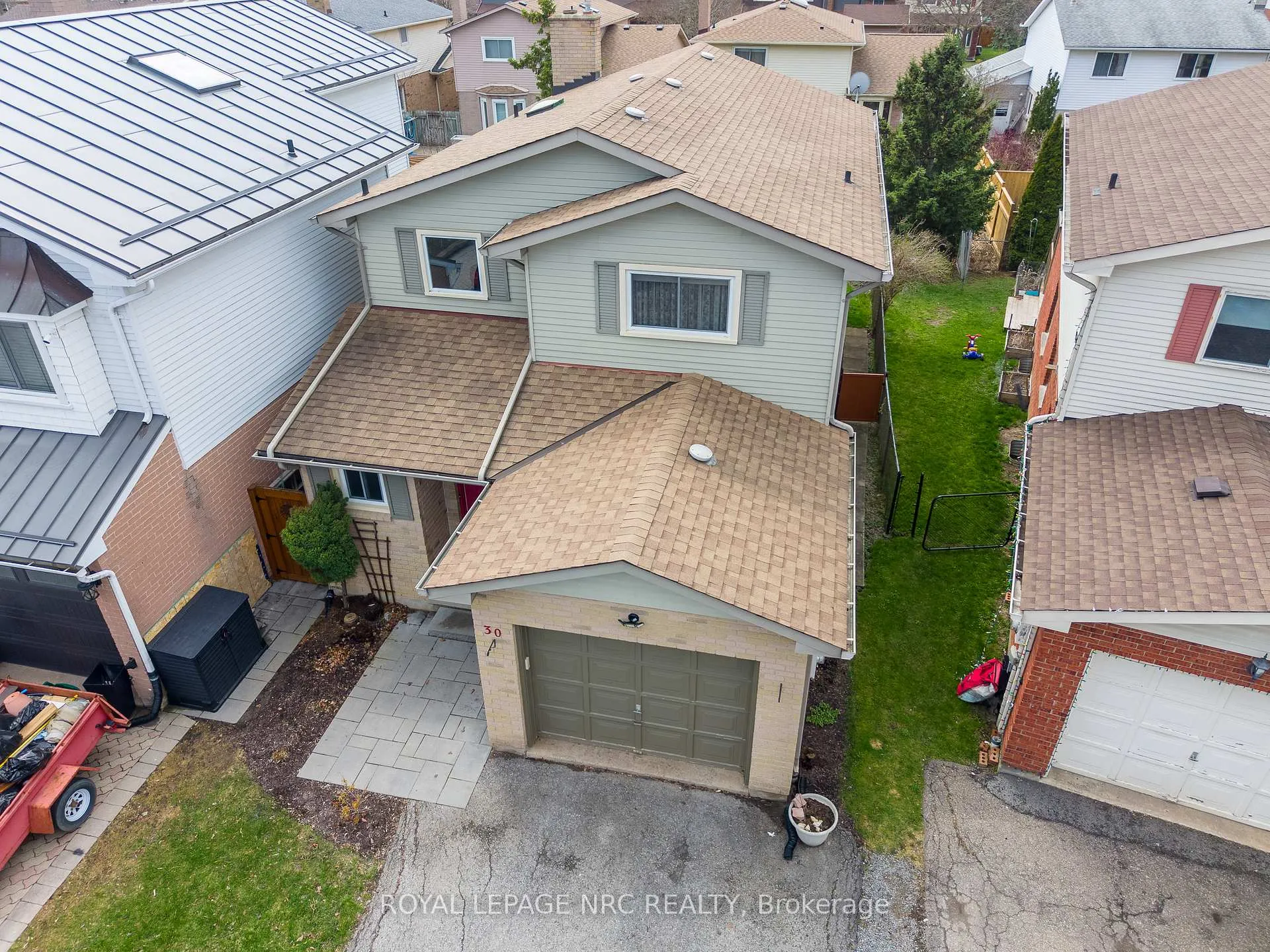 Photo 2 of 30 Baxter Crescent, Thorold, Confederation Heights — HOMEH