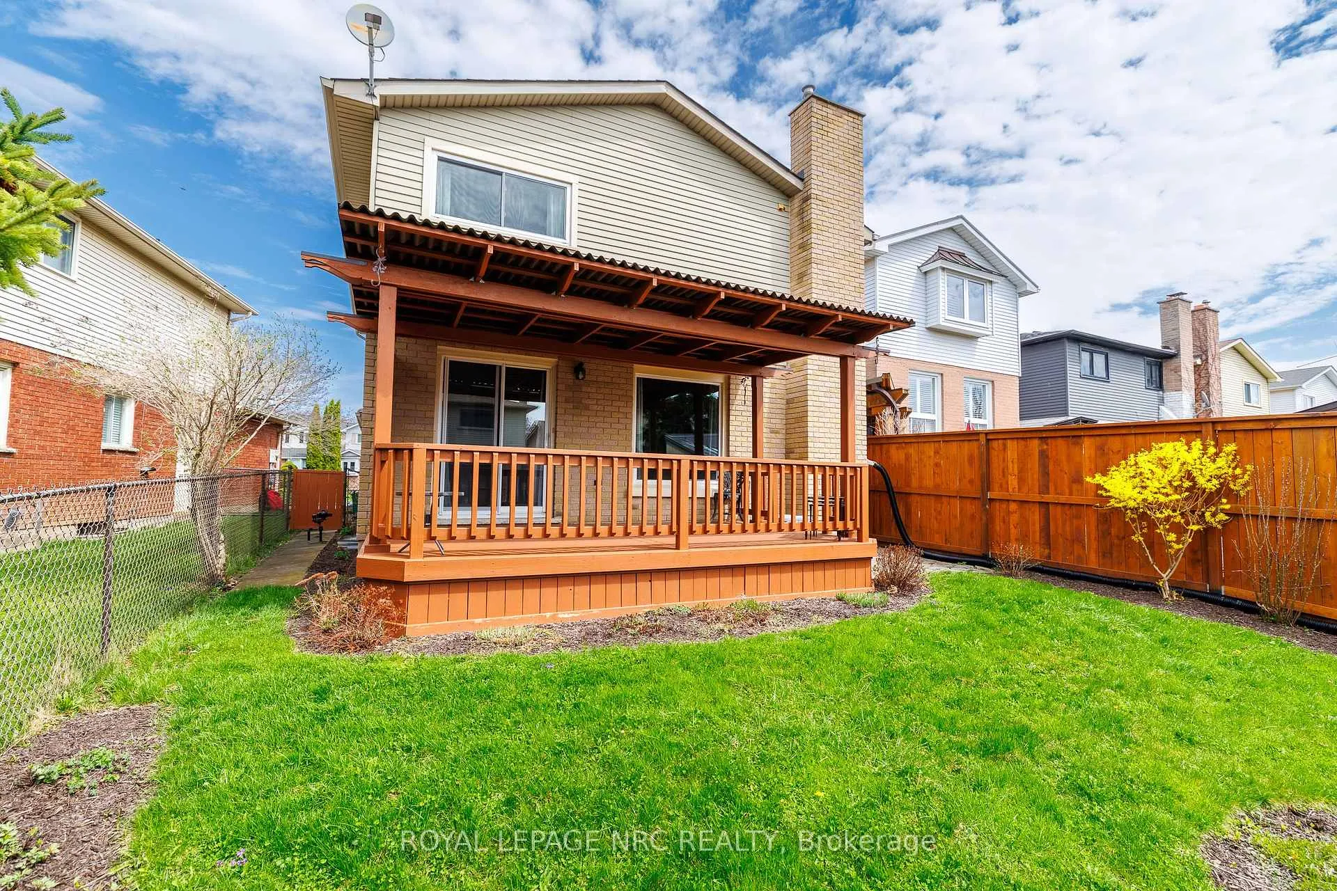 Photo 3 of 30 Baxter Crescent, Thorold, Confederation Heights — HOMEH