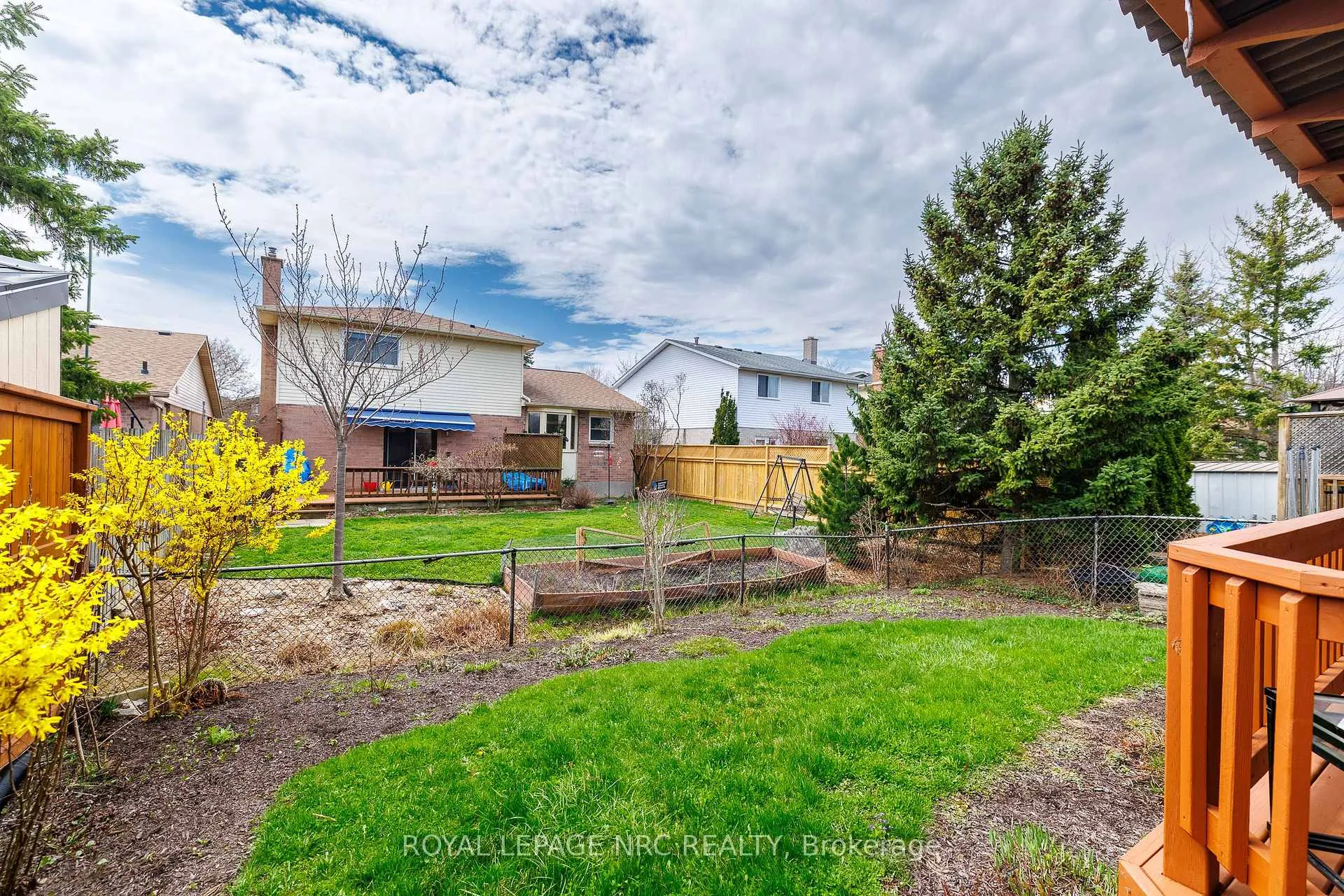 Photo 8 of 30 Baxter Crescent, Thorold, Confederation Heights — HOMEH