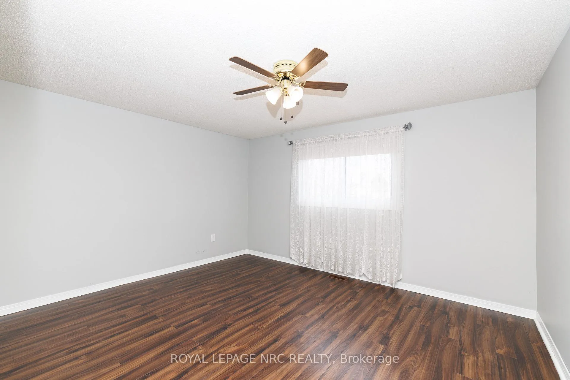 Photo 25 of 30 Baxter Crescent, Thorold, Confederation Heights — HOMEH