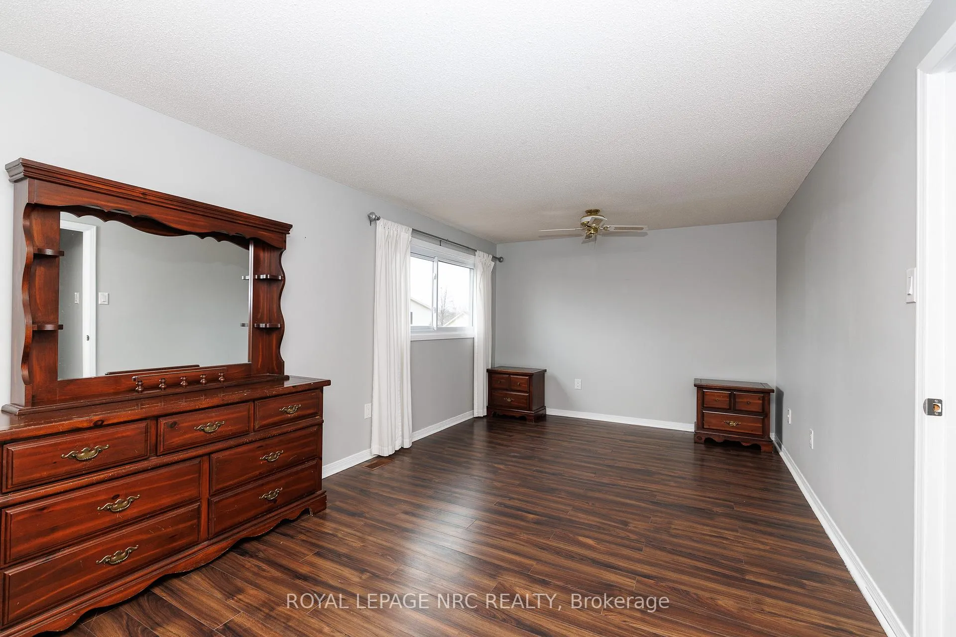 Photo 33 of 30 Baxter Crescent, Thorold, Confederation Heights — HOMEH