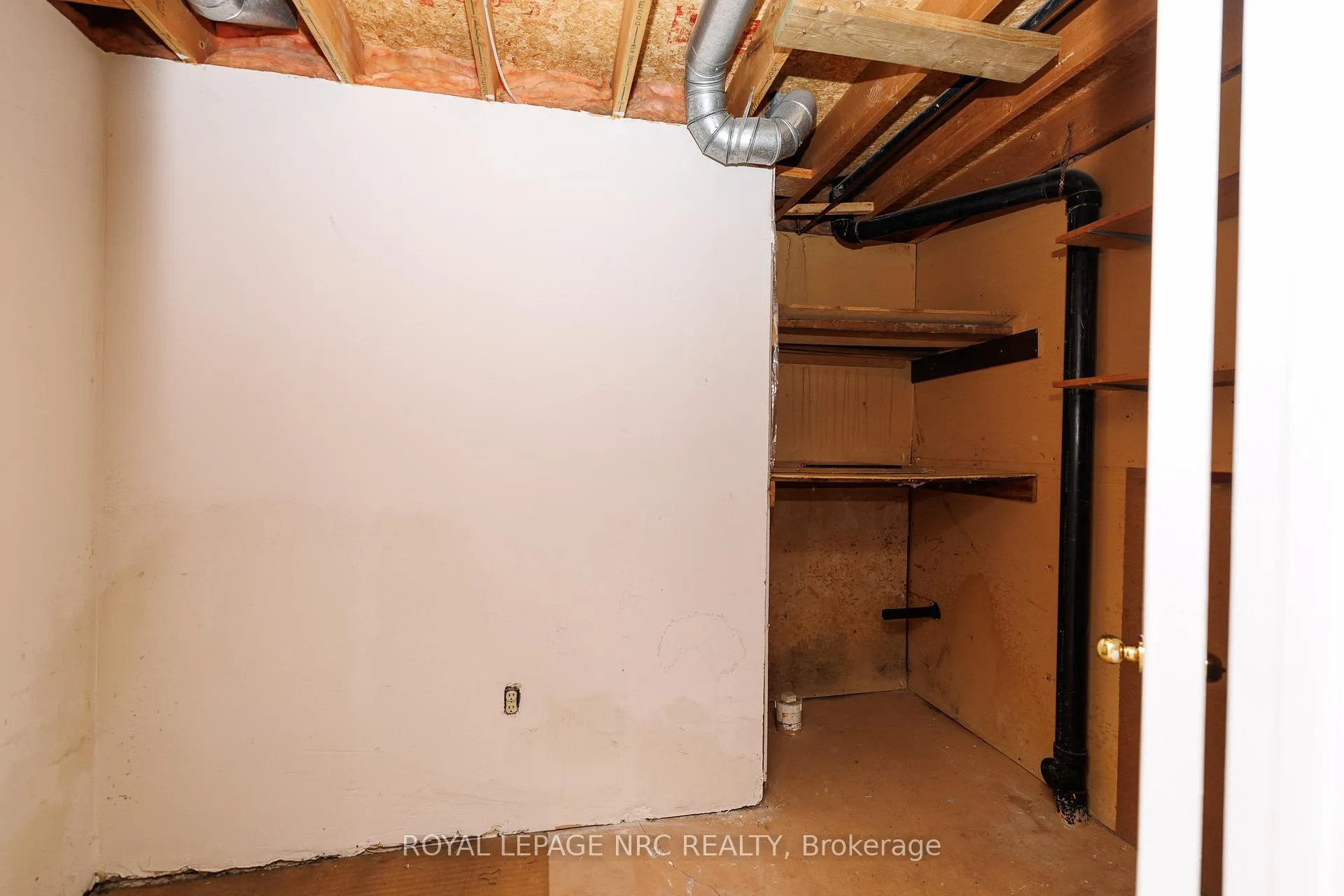 Photo 41 of 30 Baxter Crescent, Thorold, Confederation Heights — HOMEH