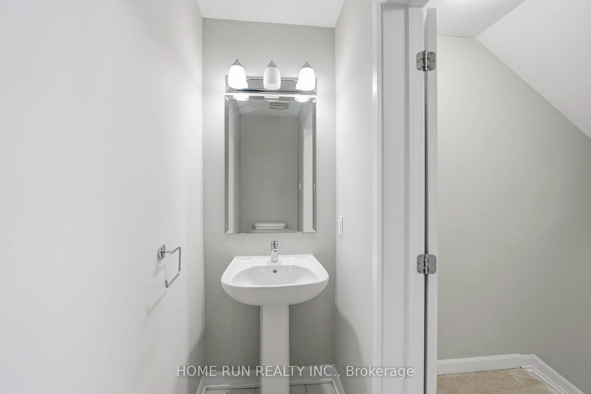 Photo 5 of 60 Teelin Circle, Ottawa, Barrhaven - Half Moon Bay — HOMEH