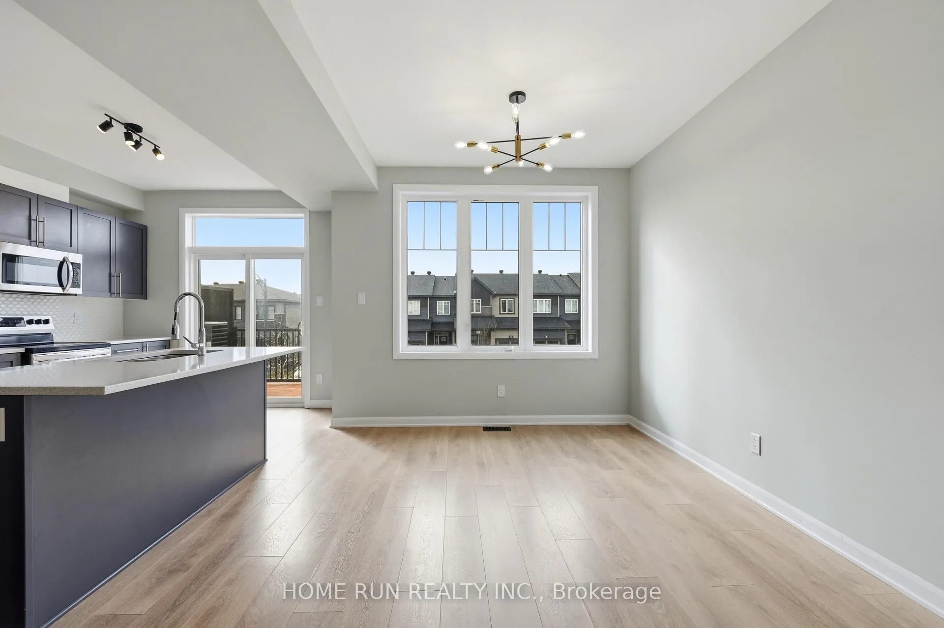 Photo 11 of 60 Teelin Circle, Ottawa, Barrhaven - Half Moon Bay — HOMEH