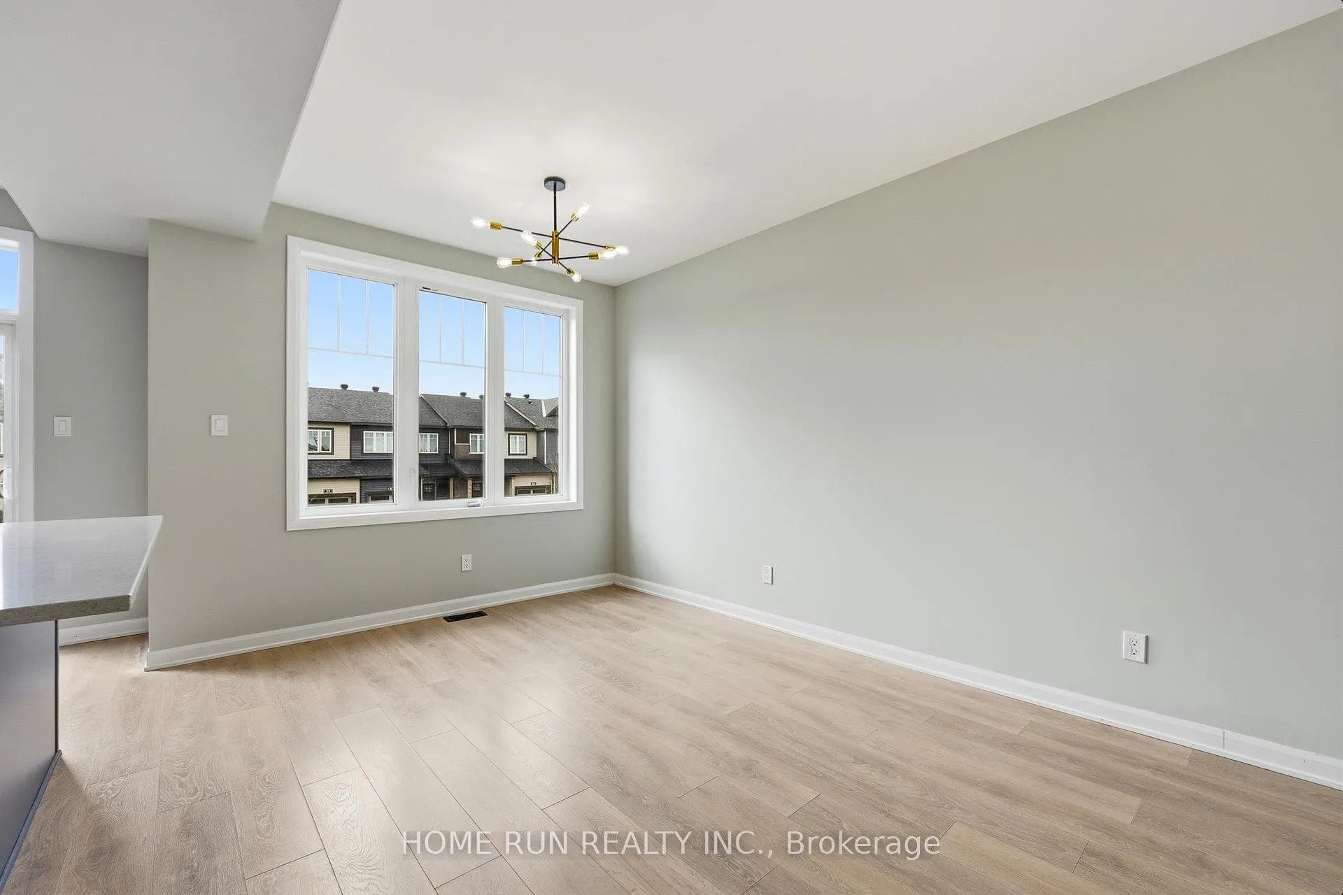 Photo 12 of 60 Teelin Circle, Ottawa, Barrhaven - Half Moon Bay — HOMEH