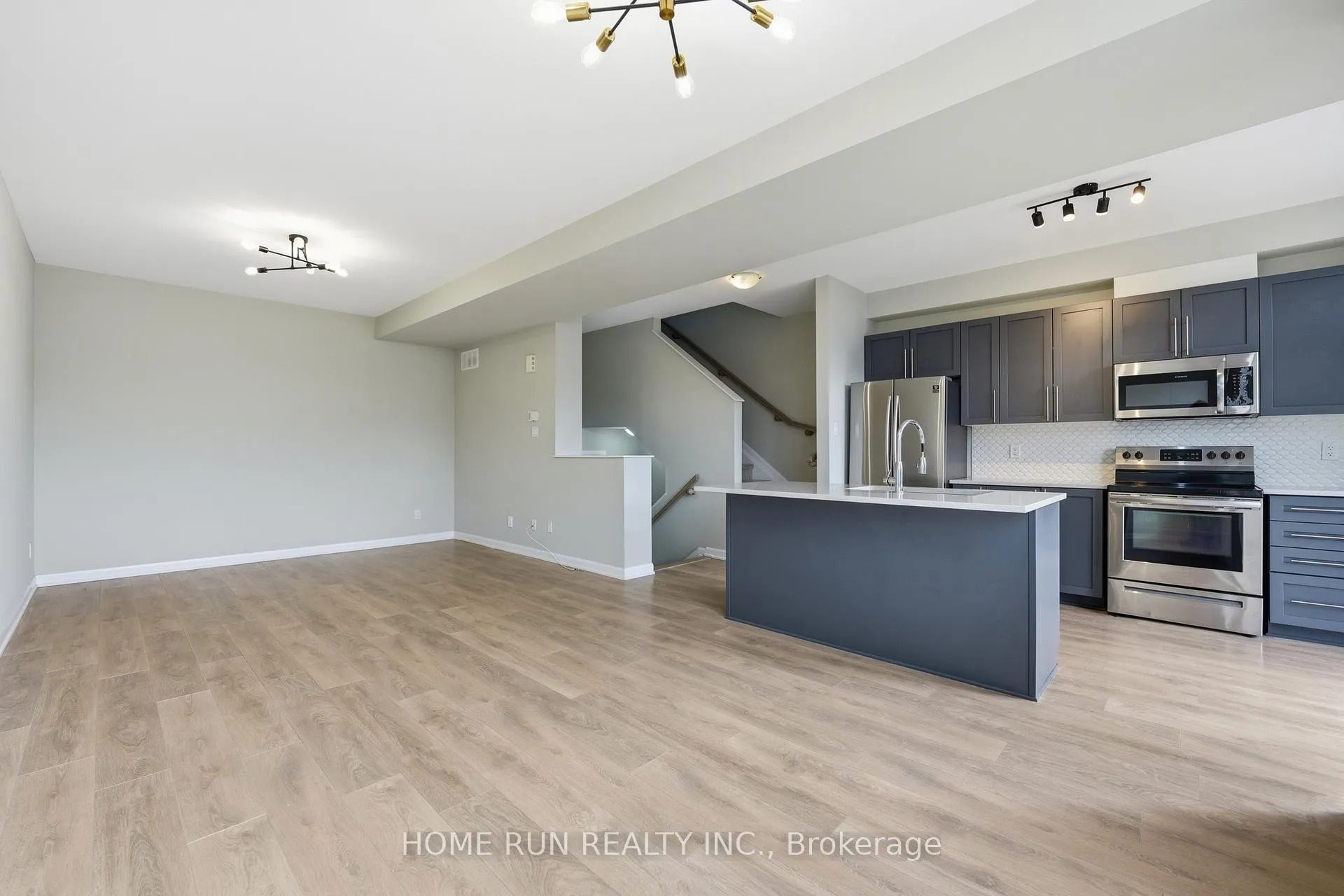 Photo 13 of 60 Teelin Circle, Ottawa, Barrhaven - Half Moon Bay — HOMEH