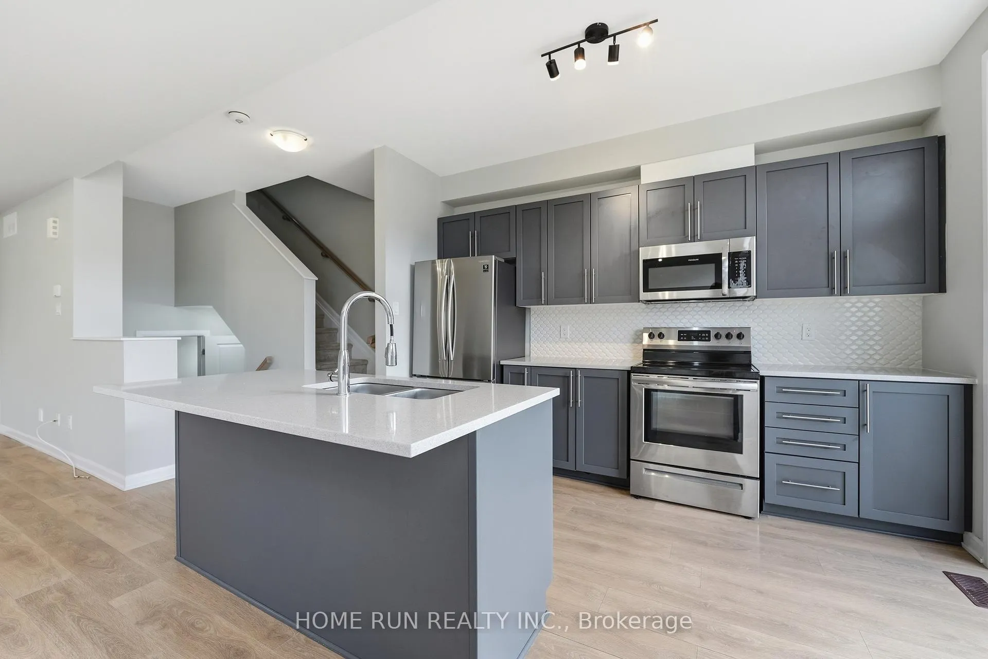 Photo 14 of 60 Teelin Circle, Ottawa, Barrhaven - Half Moon Bay — HOMEH