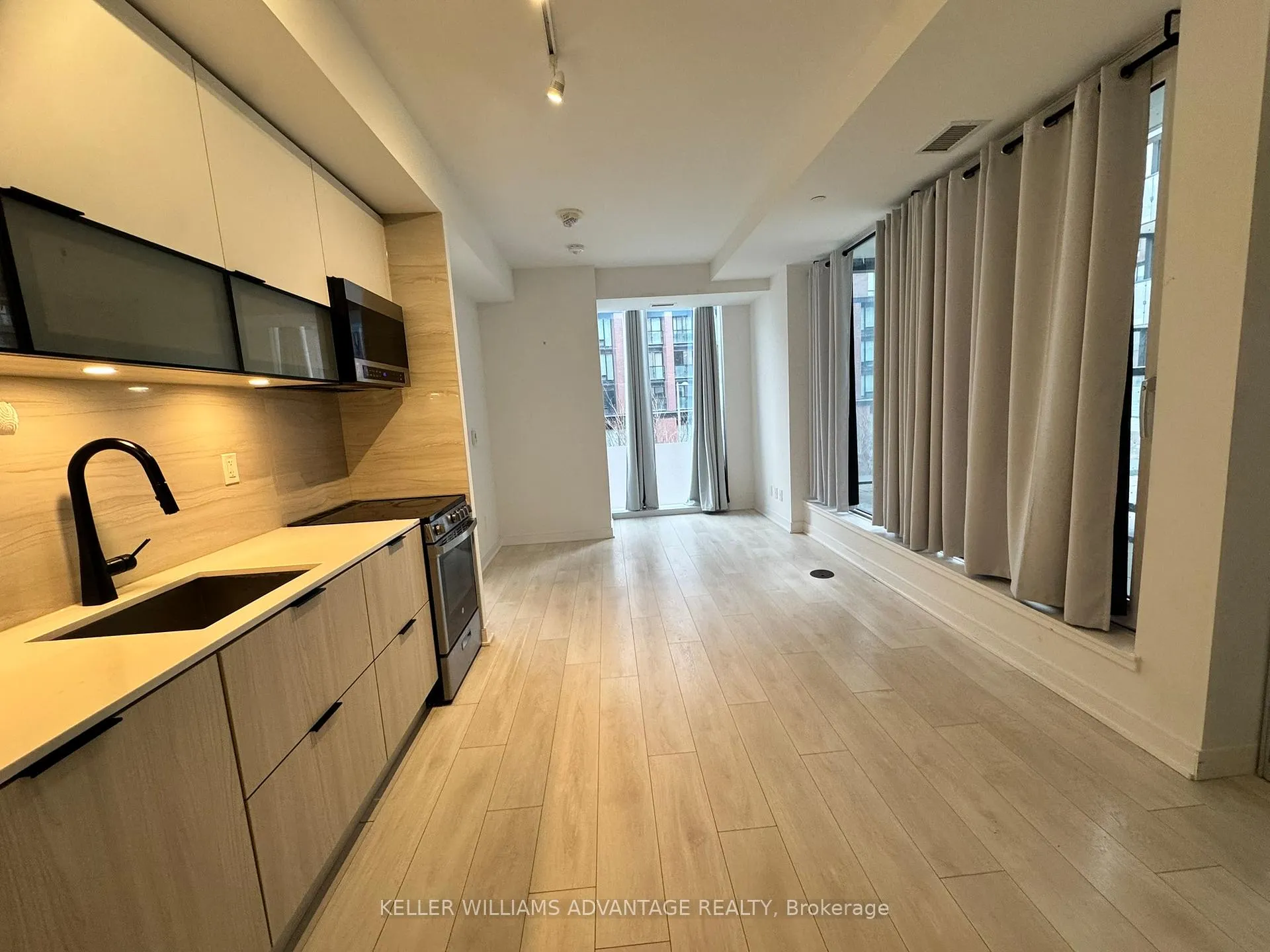 Photo 4 of Unit S345, 35 Rolling Mills Rd, Toronto, Waterfront Communities — HOMEH