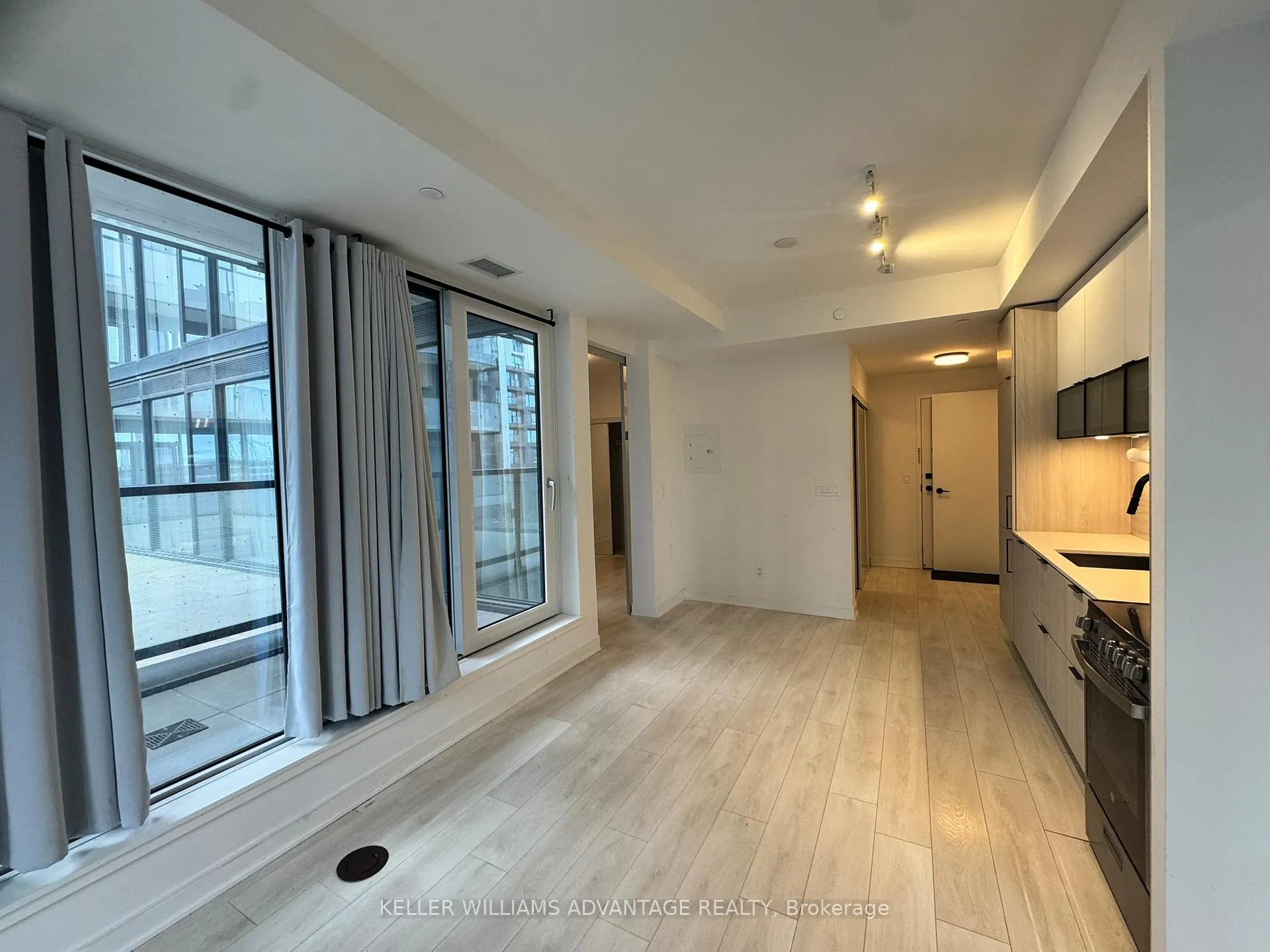 Photo 5 of Unit S345, 35 Rolling Mills Rd, Toronto, Waterfront Communities — HOMEH