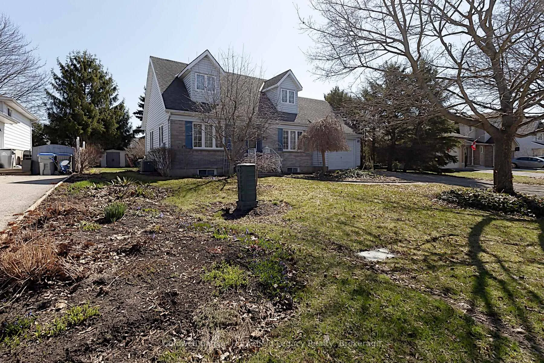 Front of 229 Huron Street S