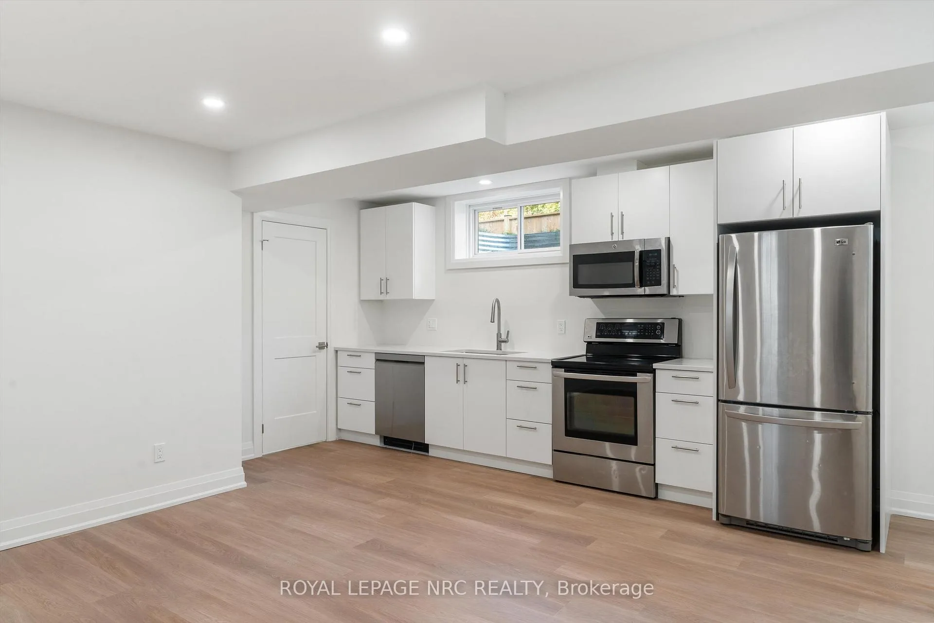 Photo 1 of Unit 2 (LOWER), 7615 Mulhern Road, Niagara Falls, Ascot — HOMEH
