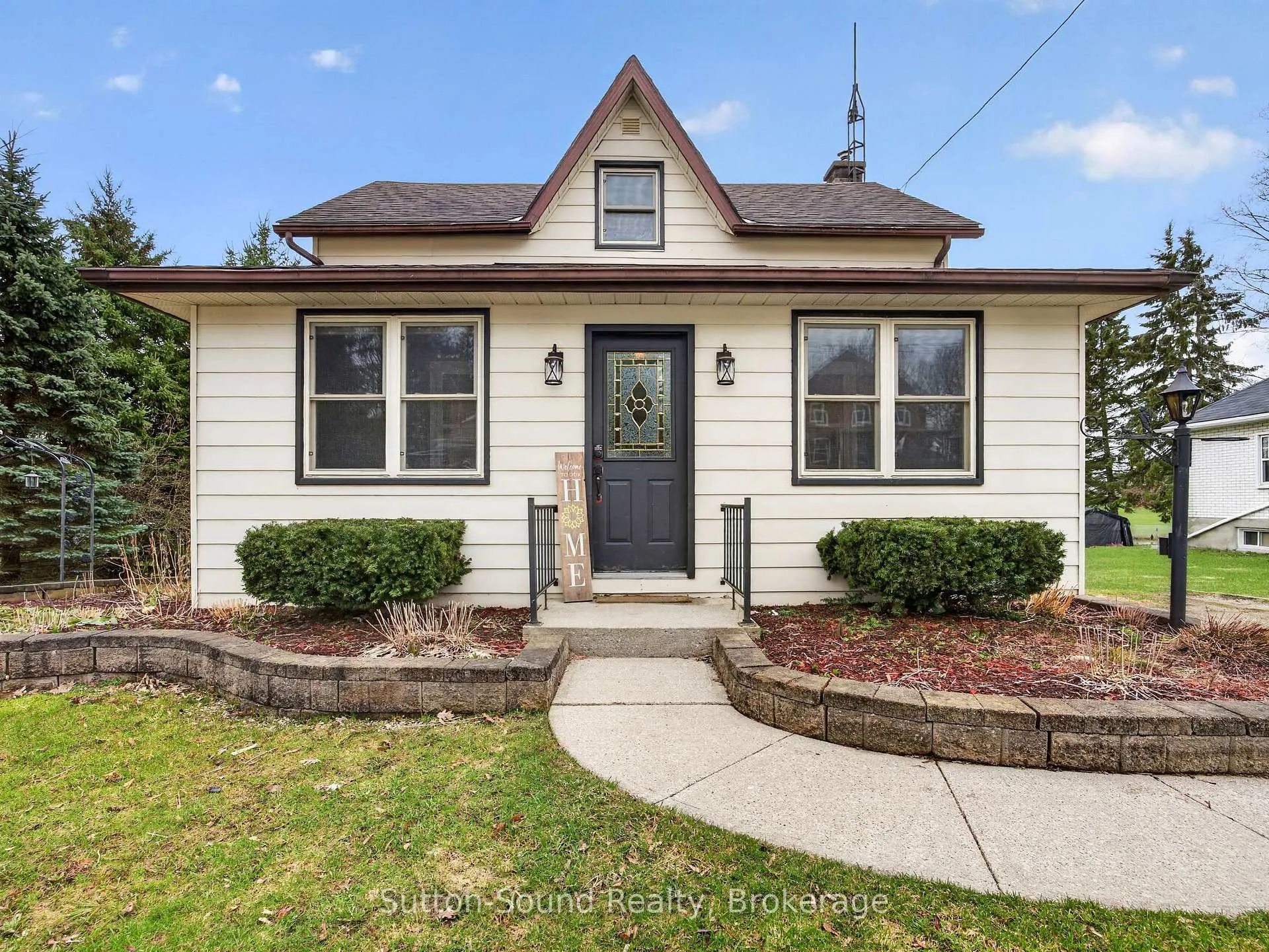 Front of 102018 Grey Road 5